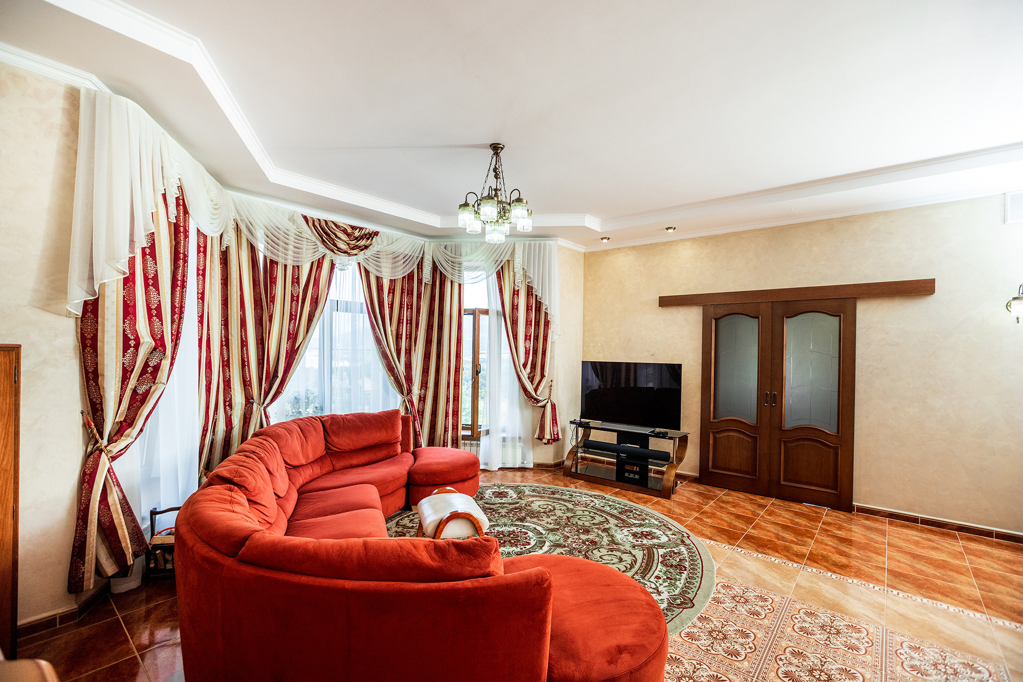 Супер коттедж с красивым видом на Новороссийск. Село Кабардинка. Фотограф Александр Трихонюк. Фото недвижимости в Геленджике