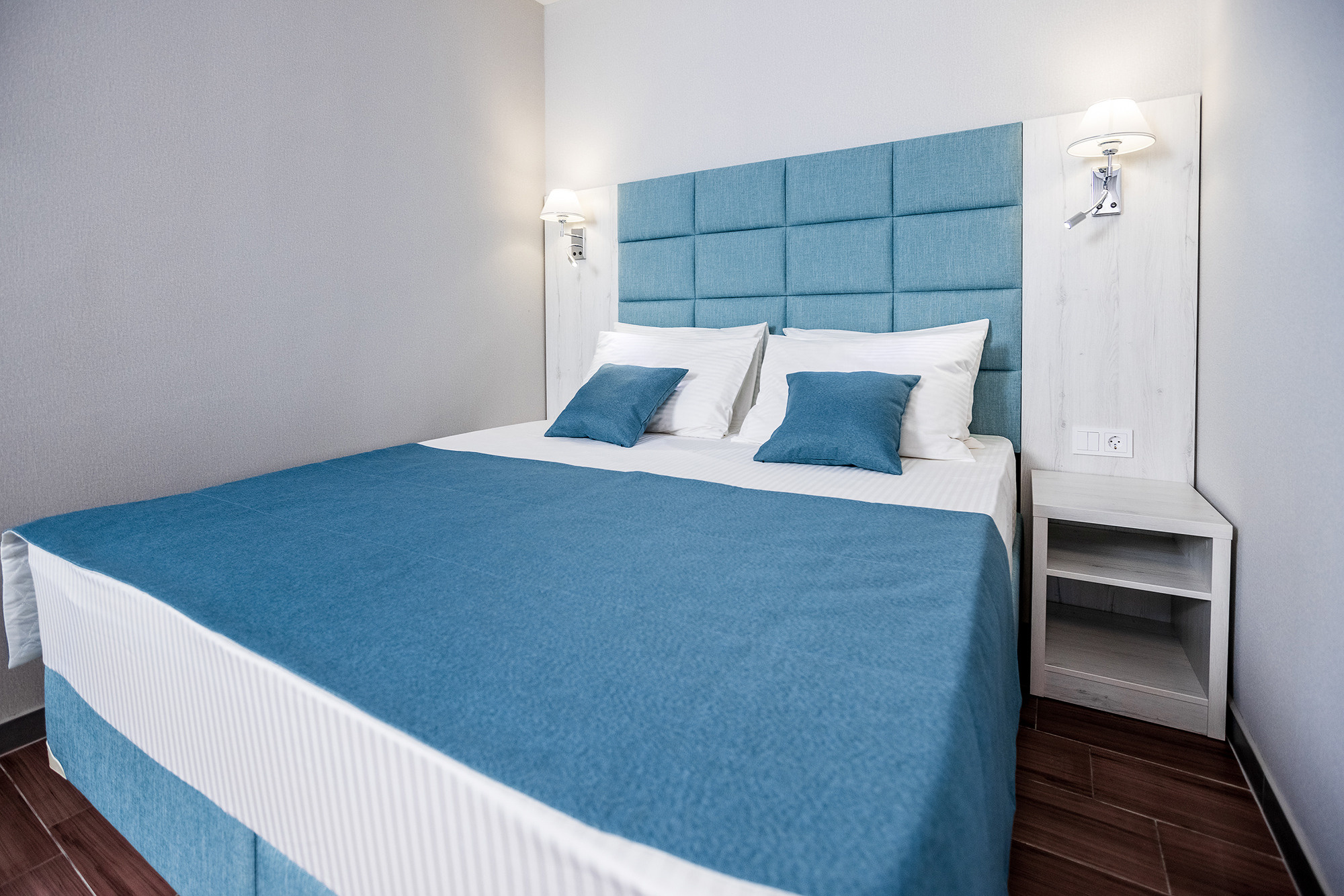 Гостиница «Николаев Двор», Геленджик, Тонкий мыс. Фотограф Александр Трихонюк. Фото недвижимости в Геленджике