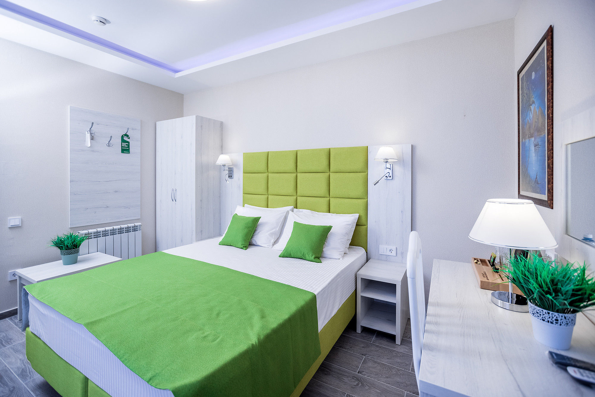 Гостиница «Николаев Двор», Геленджик, Тонкий мыс. Фотограф Александр Трихонюк. Фото недвижимости в Геленджике