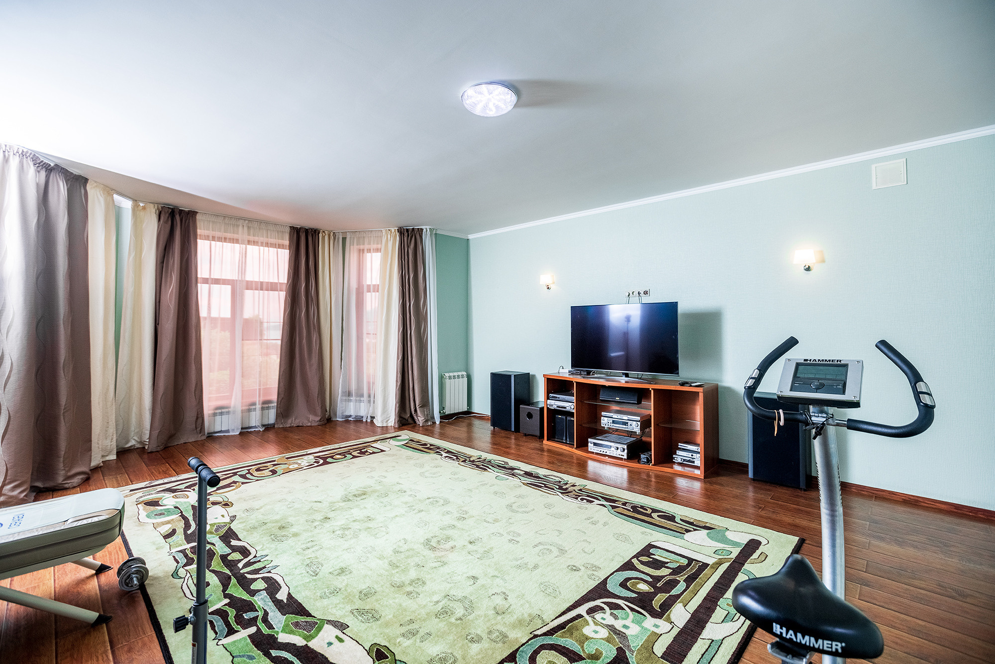 Супер коттедж с красивым видом на Новороссийск. Село Кабардинка. Фотограф Александр Трихонюк. Фото недвижимости в Геленджике