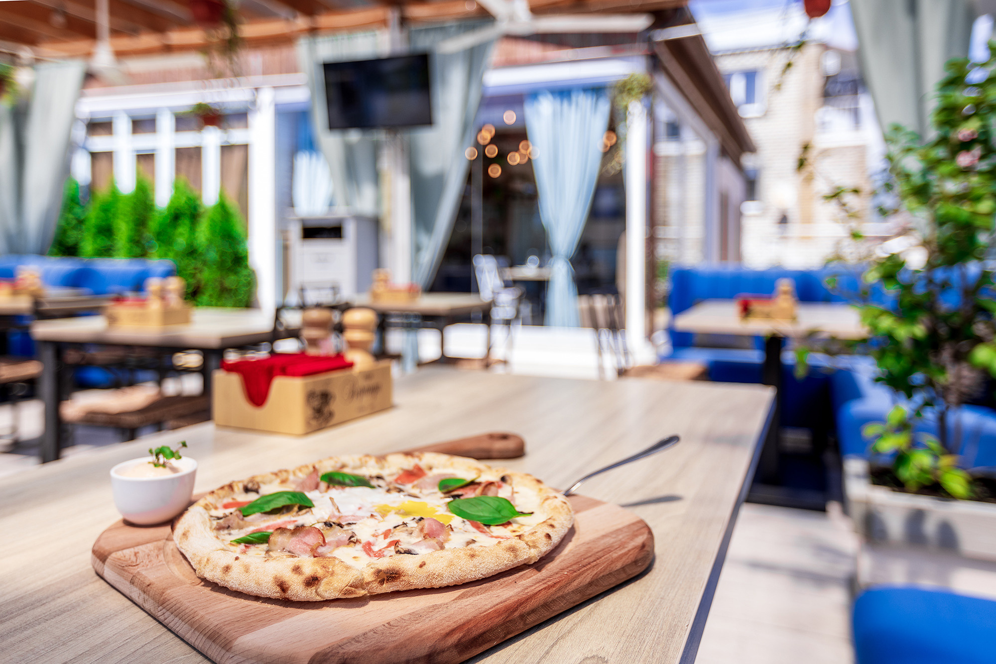 Кафе «Веранда». город Геленджик, Тонкий мыс. Фотограф Александр Трихонюк. Фото недвижимости в Геленджике