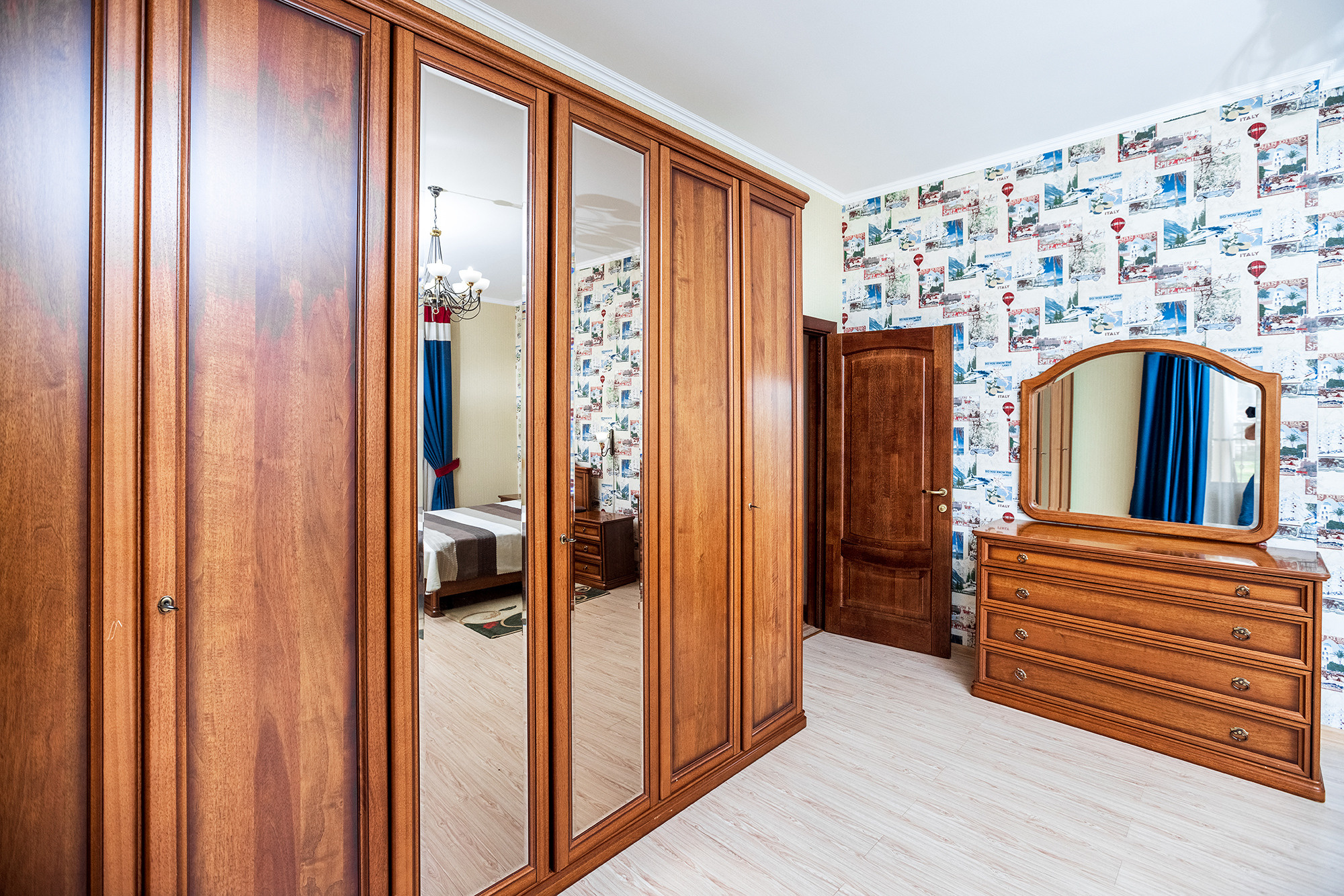 Супер коттедж с красивым видом на Новороссийск. Село Кабардинка. Фотограф Александр Трихонюк. Фото недвижимости в Геленджике