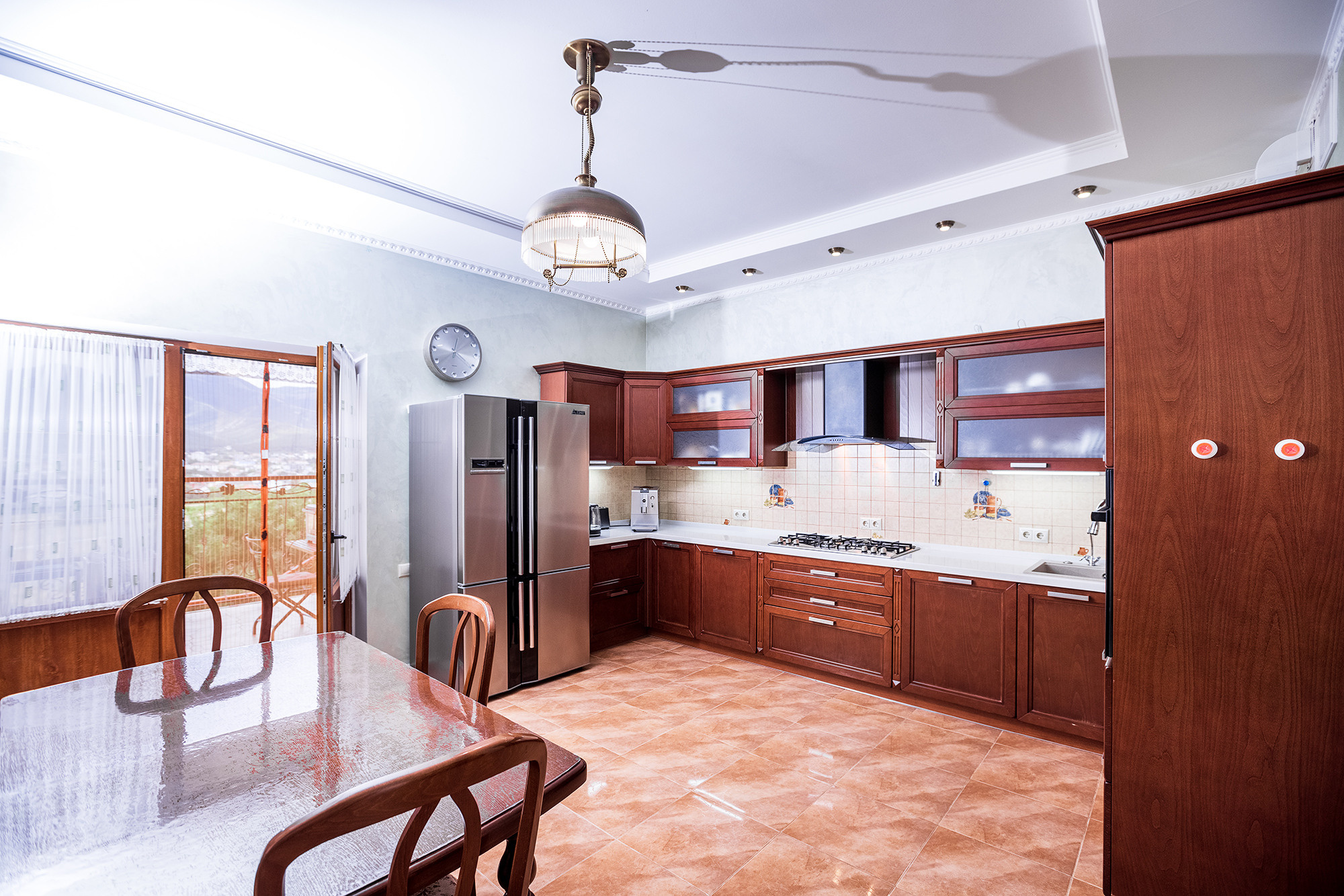 Супер коттедж с красивым видом на Новороссийск. Село Кабардинка. Фотограф Александр Трихонюк. Фото недвижимости в Геленджике