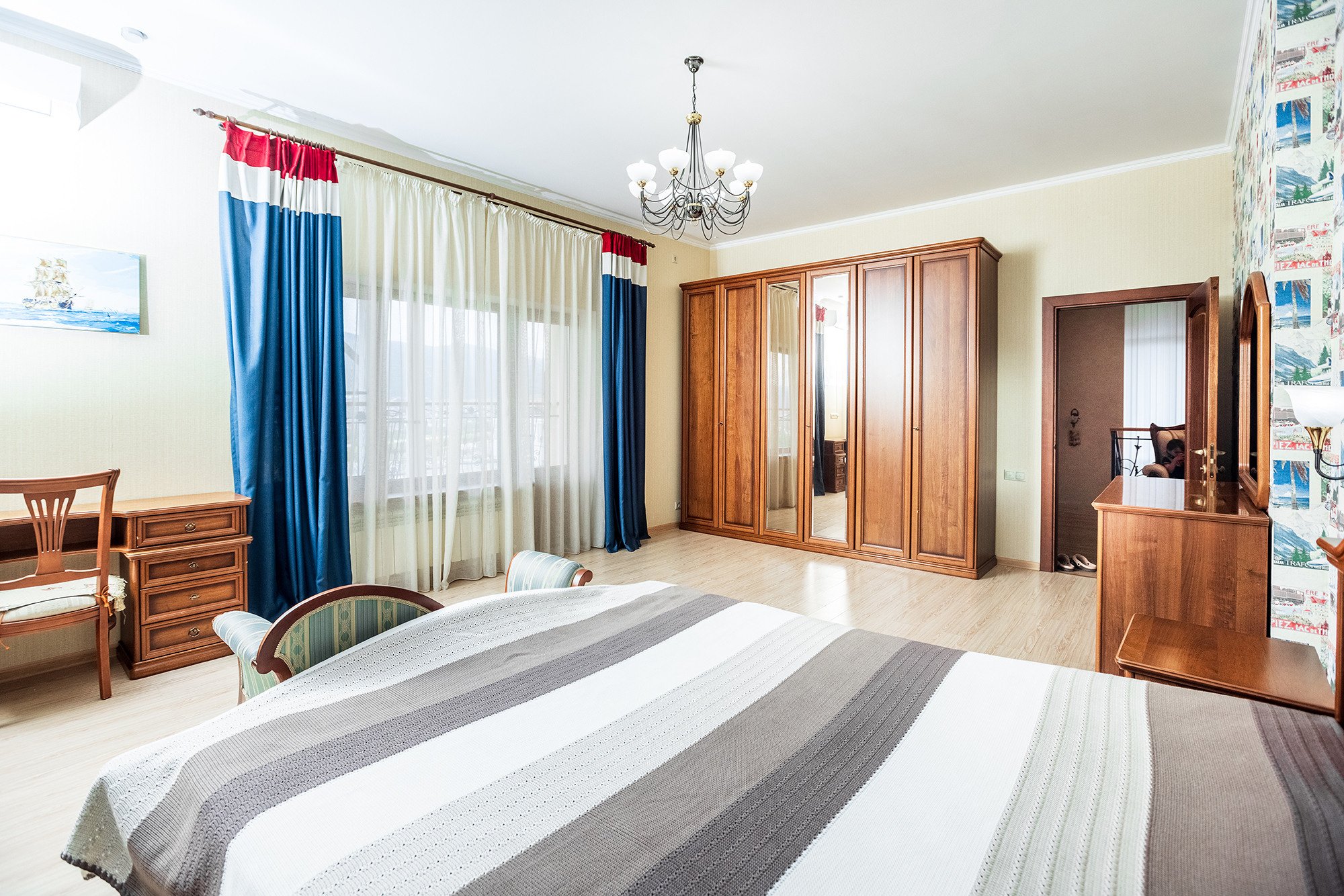 Супер коттедж с красивым видом на Новороссийск. Село Кабардинка. Фотограф Александр Трихонюк. Фото недвижимости в Геленджике