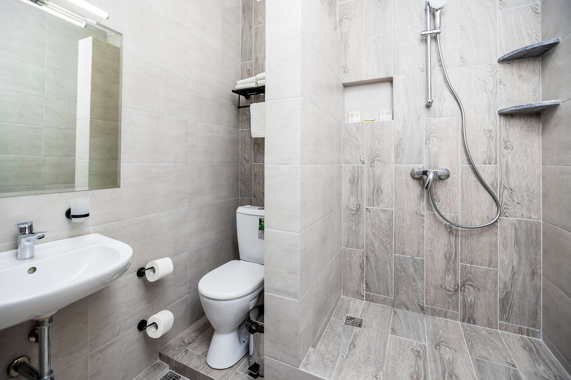 Гостиница «Николаев Двор», Геленджик, Тонкий мыс. Фотограф Александр Трихонюк. Фото недвижимости в Геленджике