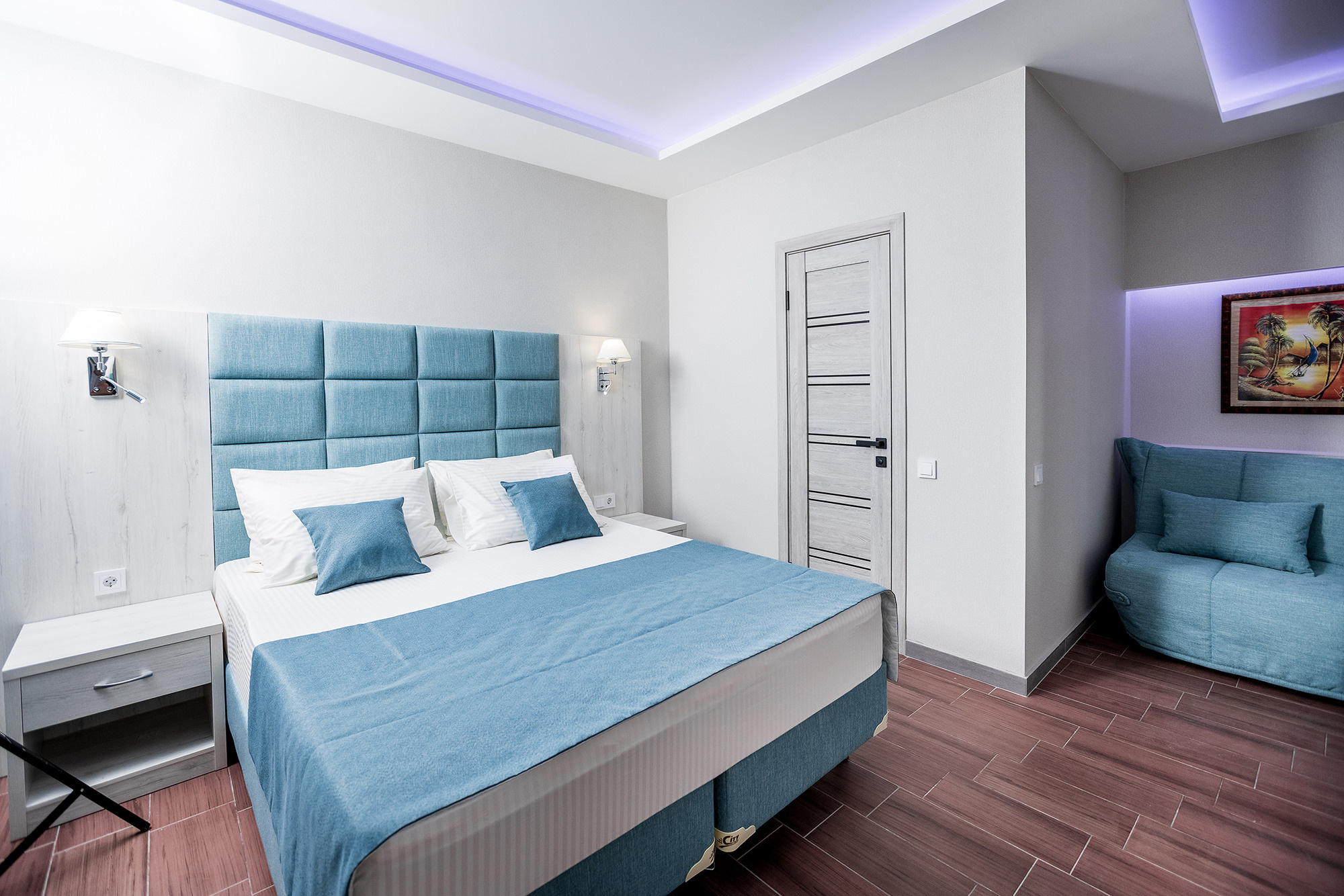 Гостиница «Николаев Двор», Геленджик, Тонкий мыс. Фотограф Александр Трихонюк. Фото недвижимости в Геленджике