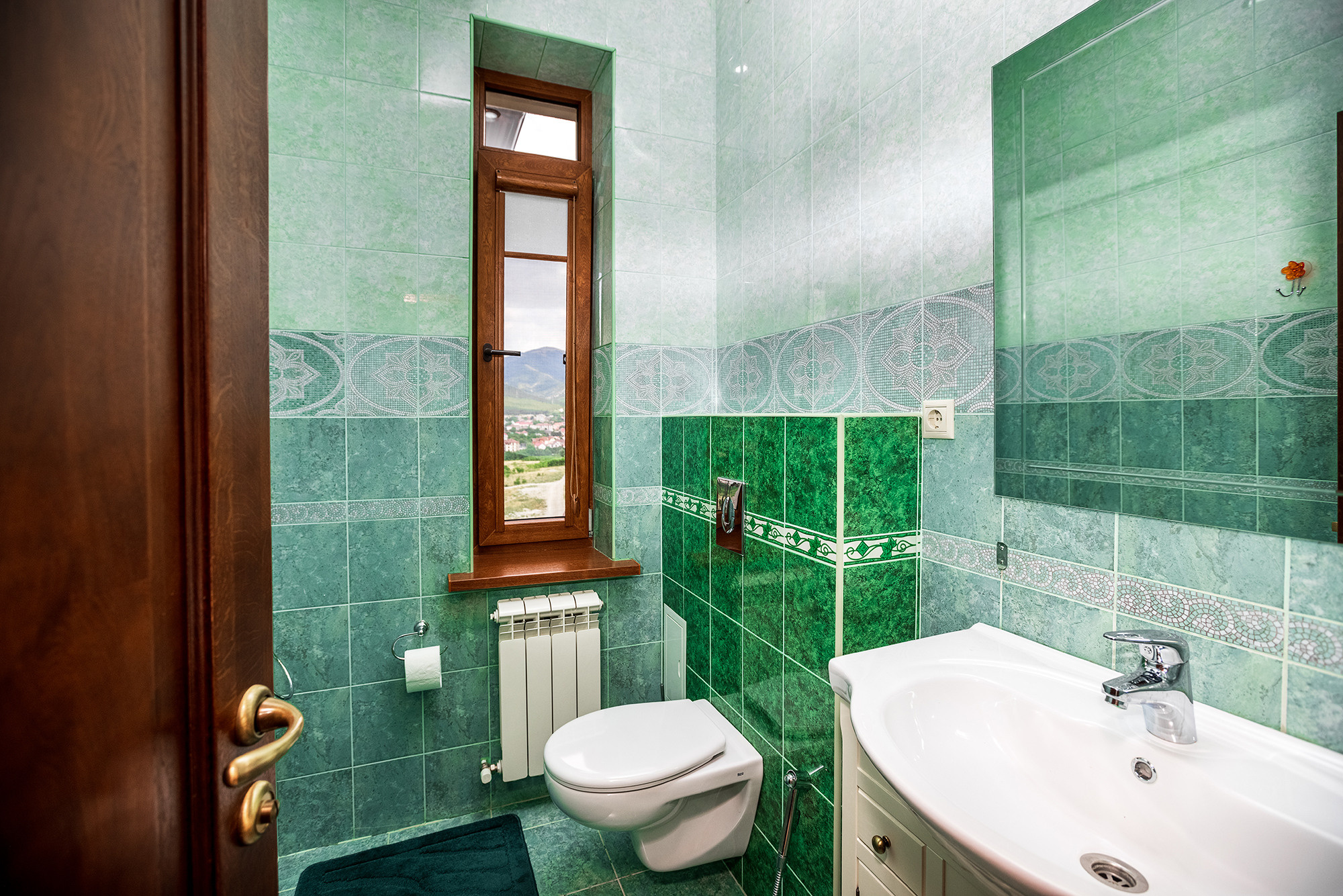 Супер коттедж с красивым видом на Новороссийск. Село Кабардинка. Фотограф Александр Трихонюк. Фото недвижимости в Геленджике