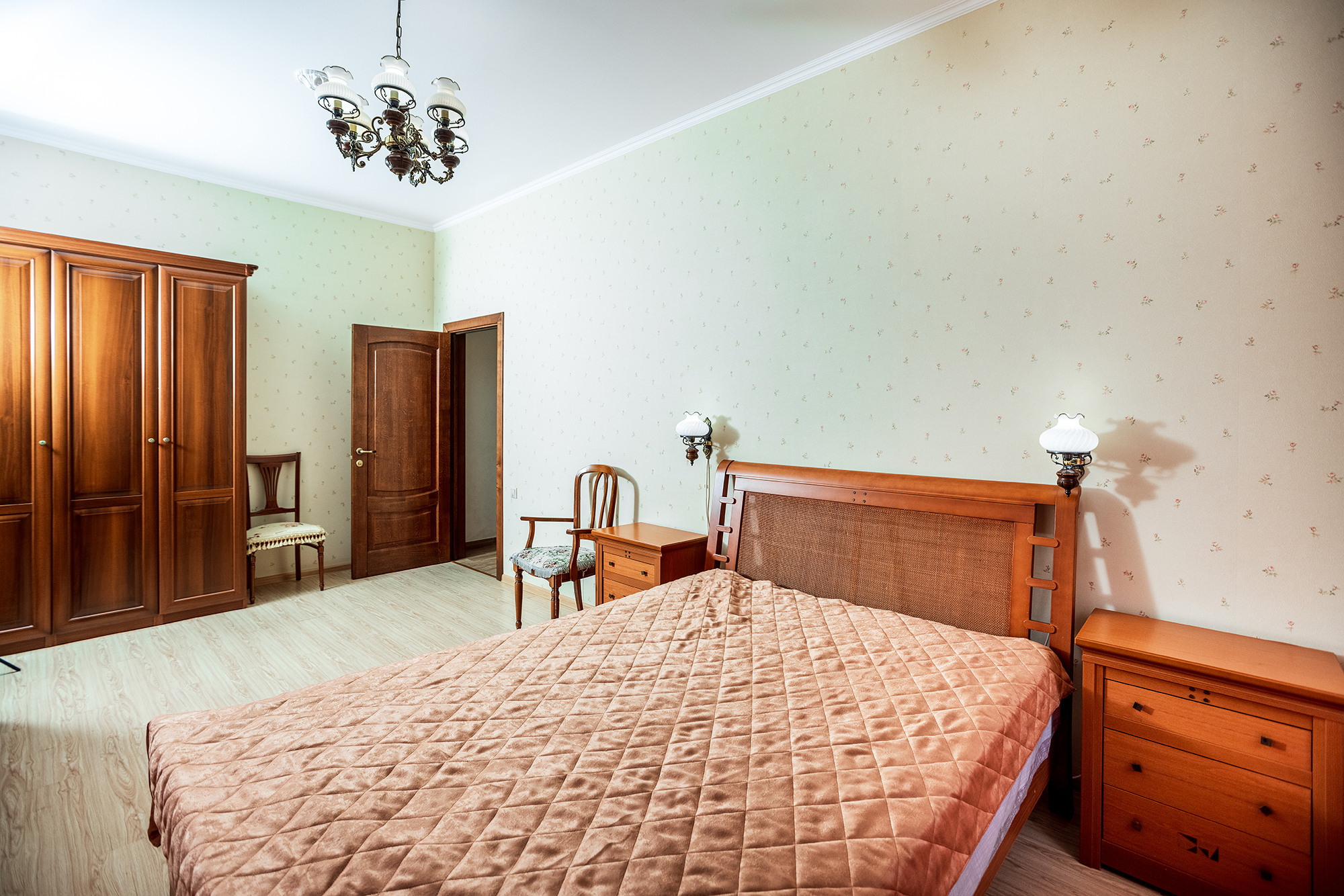 Супер коттедж с красивым видом на Новороссийск. Село Кабардинка. Фотограф Александр Трихонюк. Фото недвижимости в Геленджике