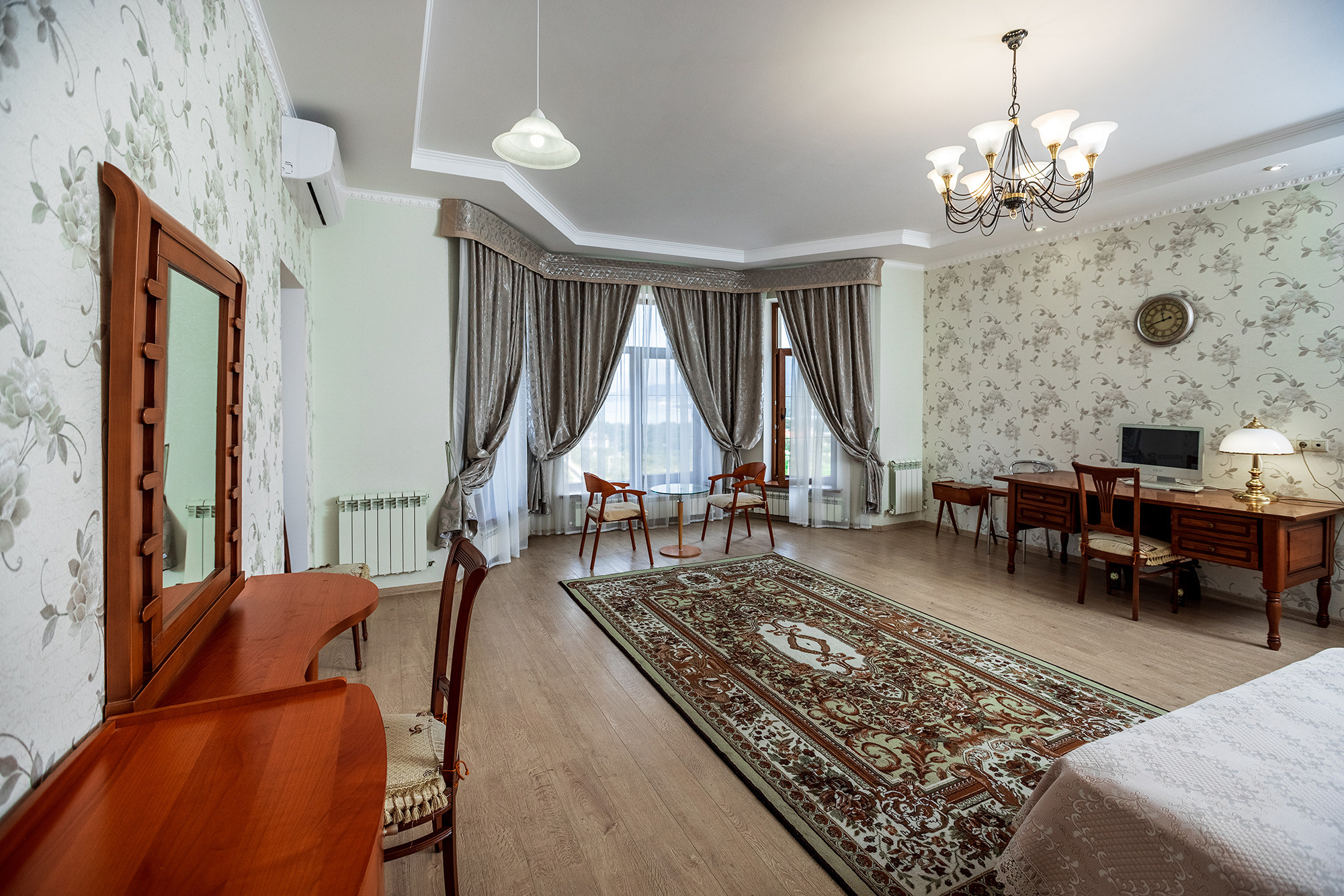 Супер коттедж с красивым видом на Новороссийск. Село Кабардинка. Фотограф Александр Трихонюк. Фото недвижимости в Геленджике