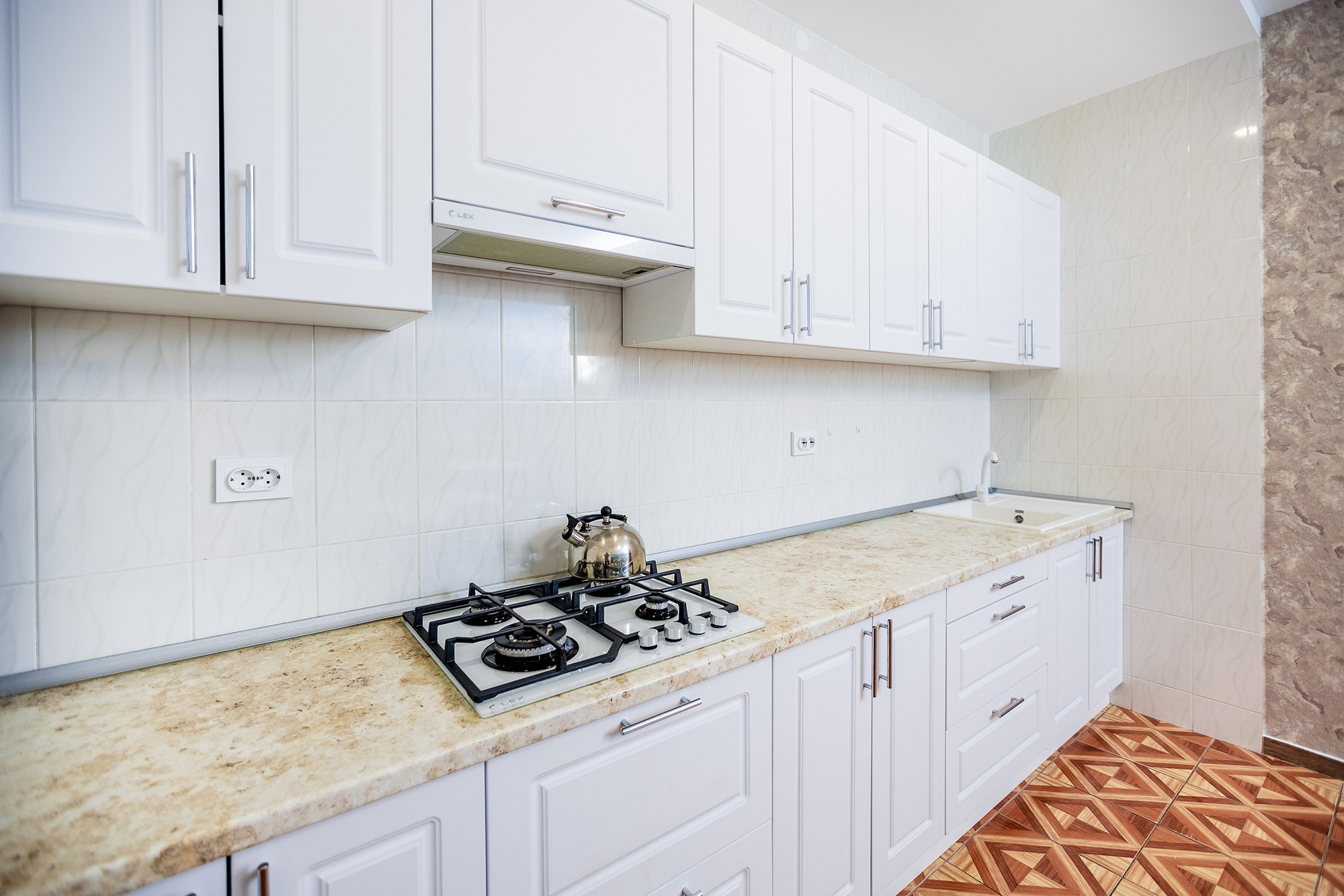 Гостиница «Николаев Двор», Геленджик, Тонкий мыс. Фотограф Александр Трихонюк. Фото недвижимости в Геленджике