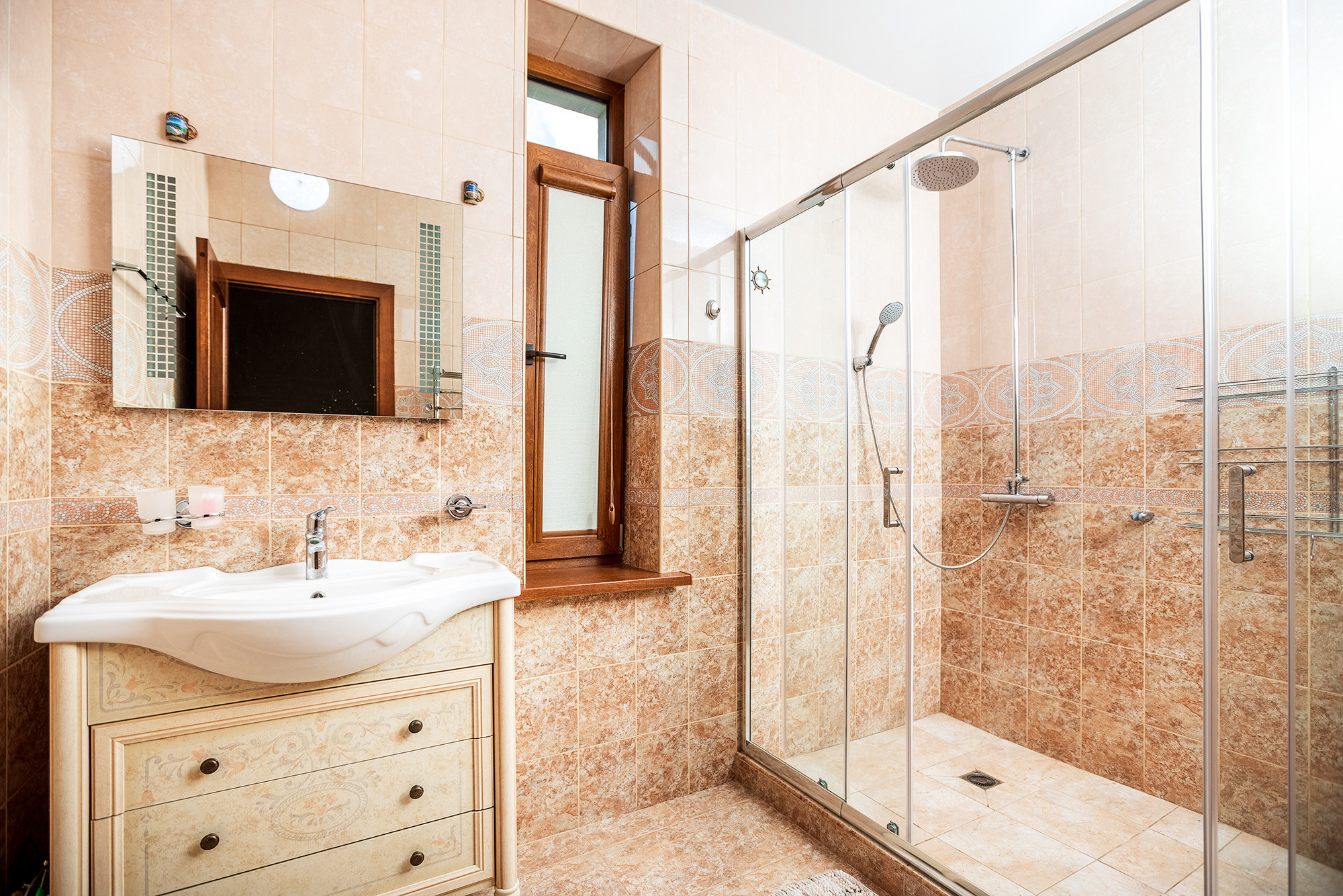 Супер коттедж с красивым видом на Новороссийск. Село Кабардинка. Фотограф Александр Трихонюк. Фото недвижимости в Геленджике