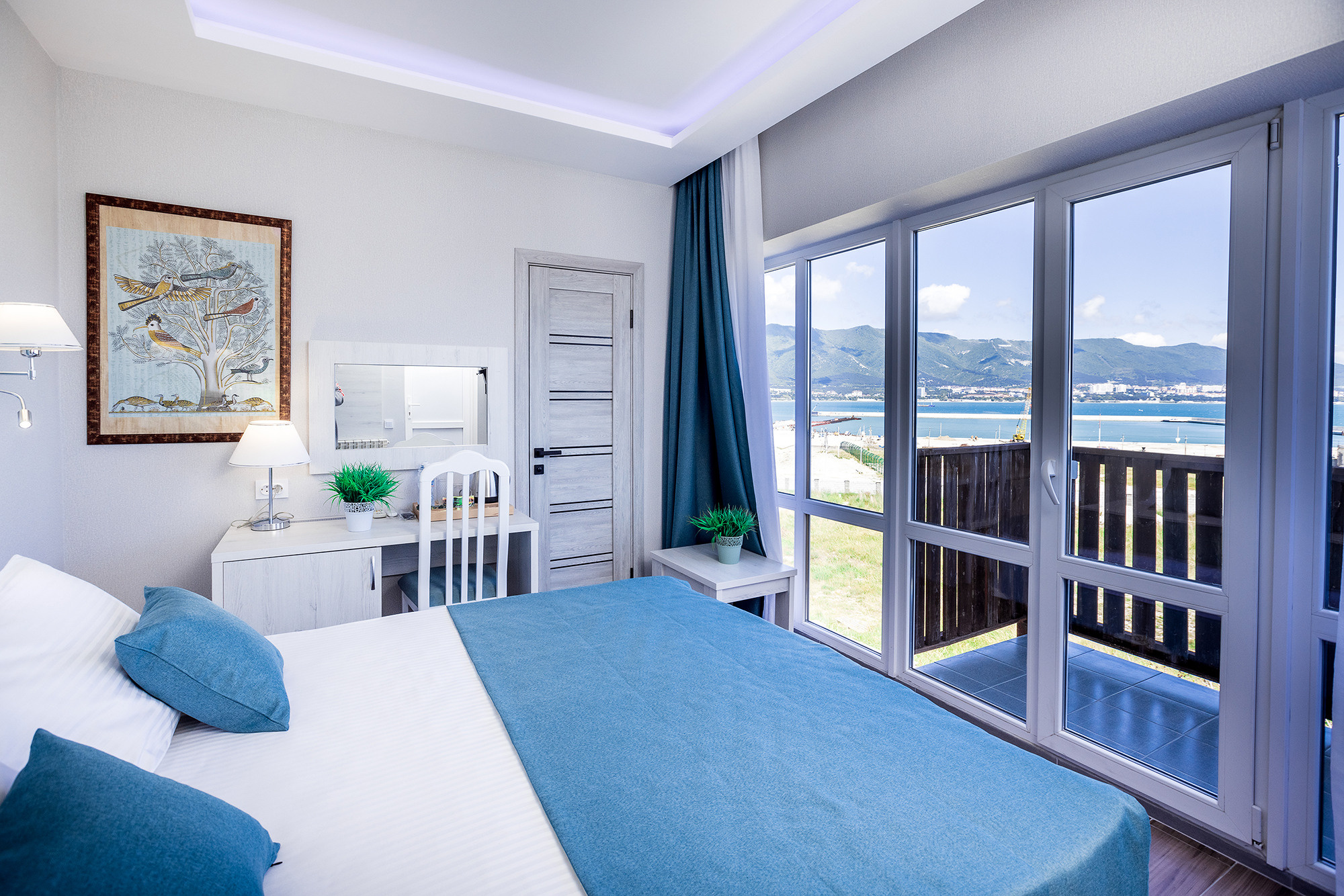 Гостиница «Николаев Двор», Геленджик, Тонкий мыс. Фотограф Александр Трихонюк. Фото недвижимости в Геленджике