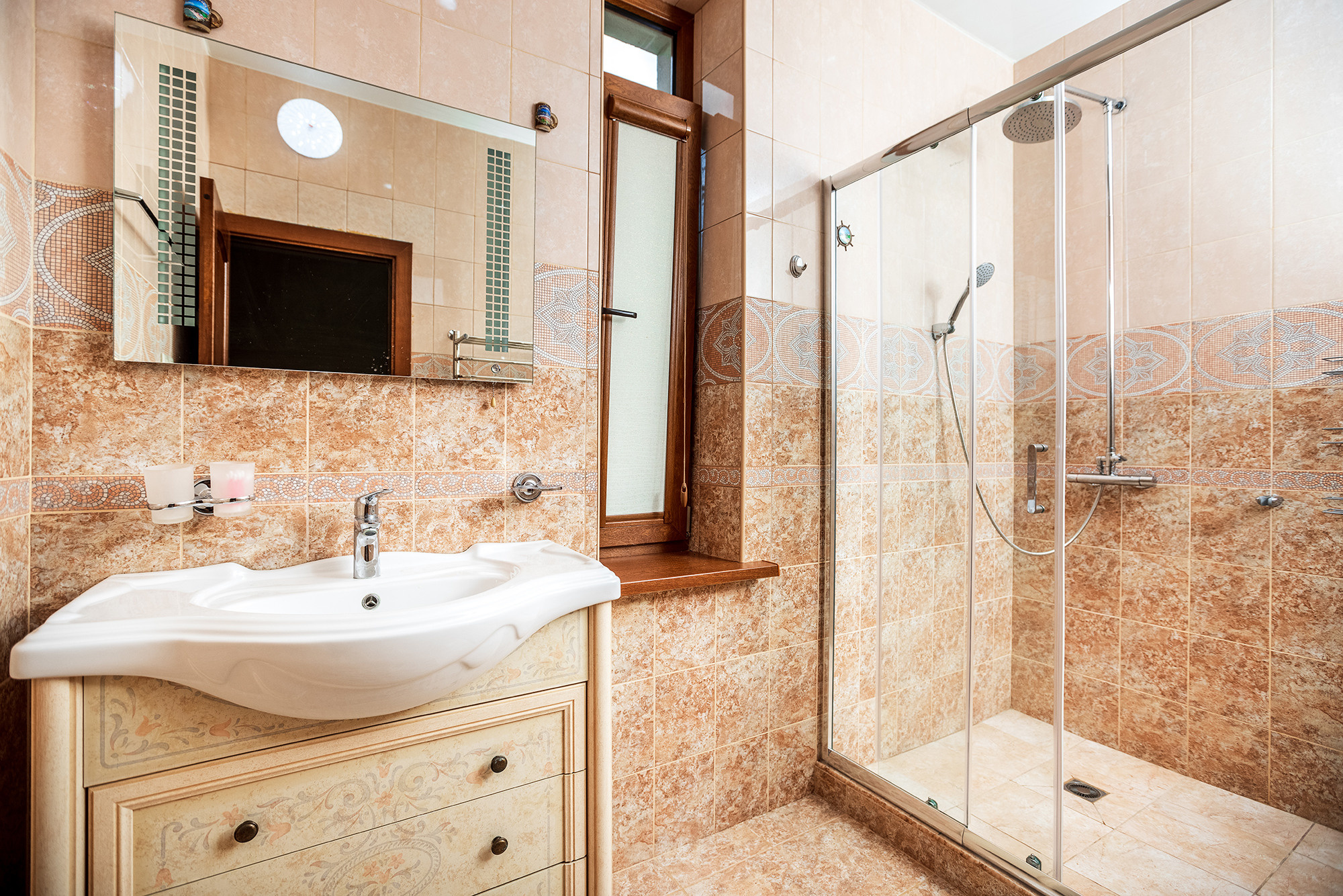 Супер коттедж с красивым видом на Новороссийск. Село Кабардинка. Фотограф Александр Трихонюк. Фото недвижимости в Геленджике