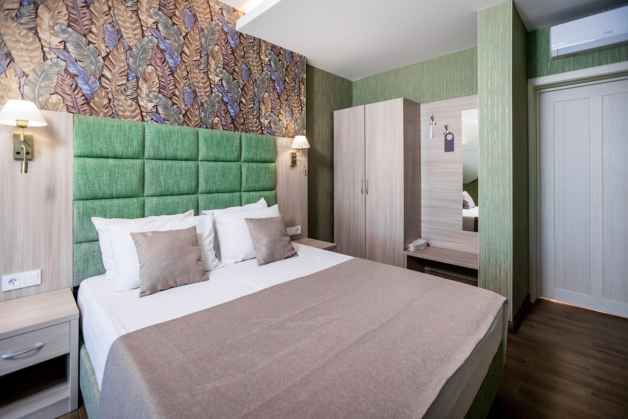 Гостиница «Николаев Двор», Геленджик, Тонкий мыс. Фотограф Александр Трихонюк. Фото недвижимости в Геленджике