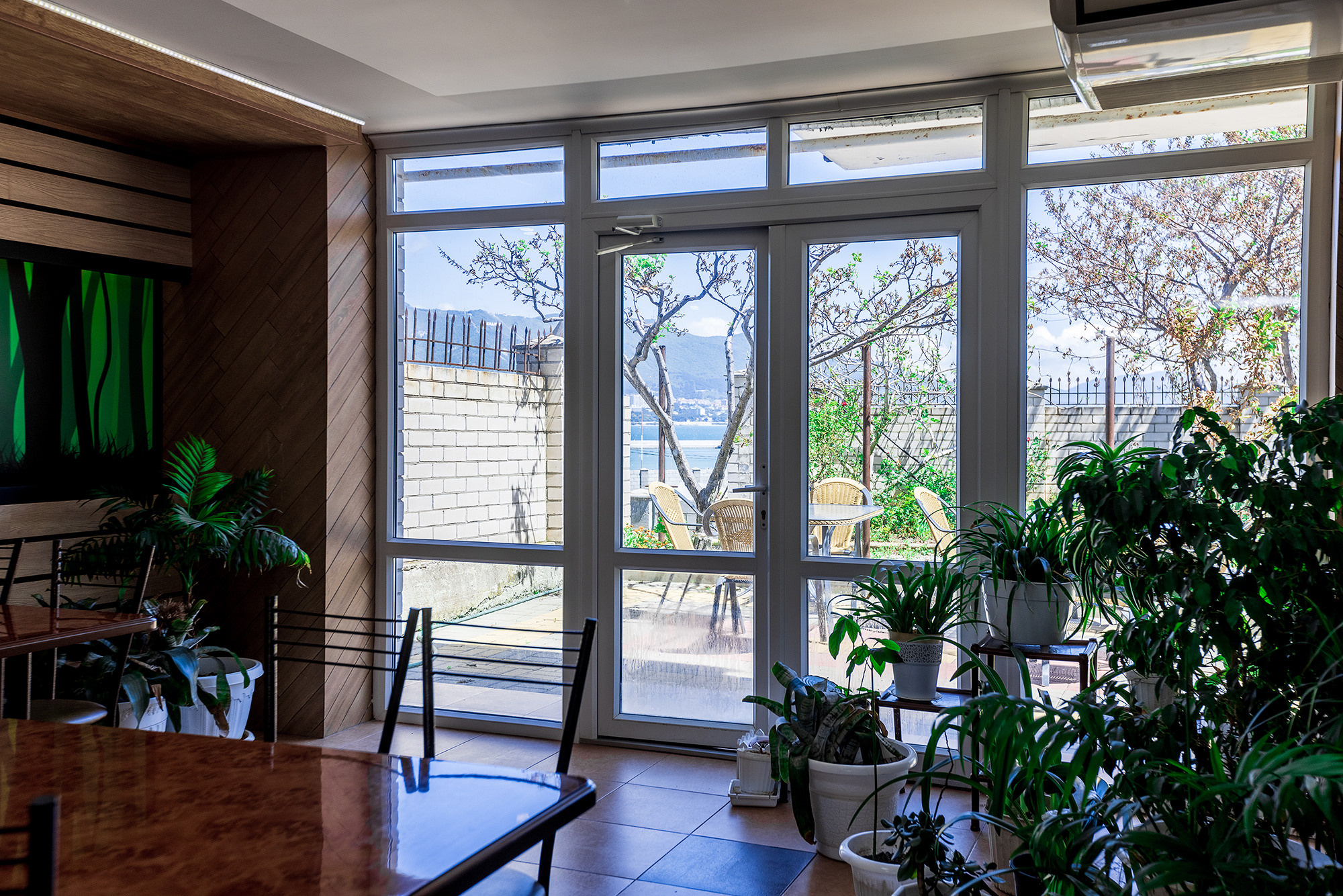 Гостиница «Николаев Двор», Геленджик, Тонкий мыс. Фотограф Александр Трихонюк. Фото недвижимости в Геленджике