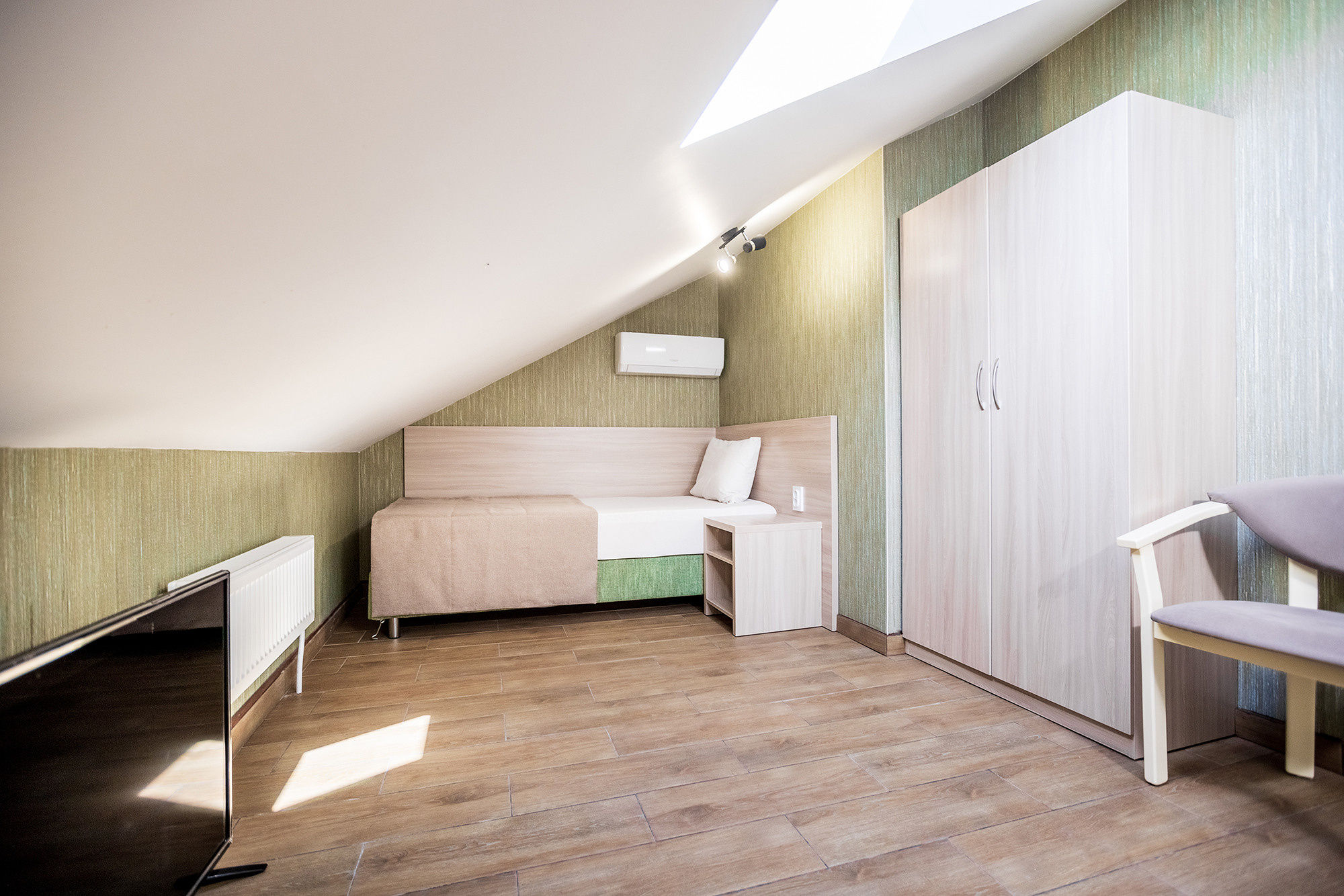 Гостиница «Николаев Двор», Геленджик, Тонкий мыс. Фотограф Александр Трихонюк. Фото недвижимости в Геленджике