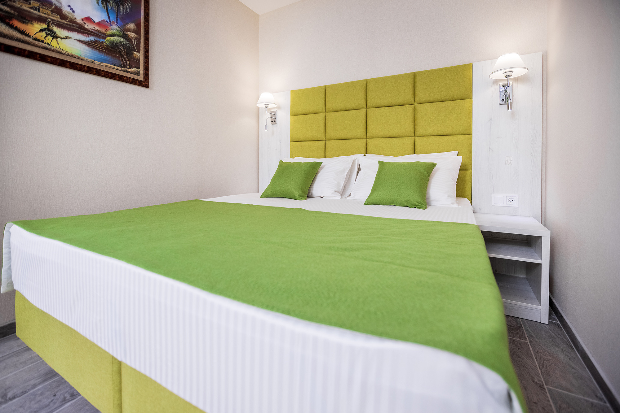 Гостиница «Николаев Двор», Геленджик, Тонкий мыс. Фотограф Александр Трихонюк. Фото недвижимости в Геленджике