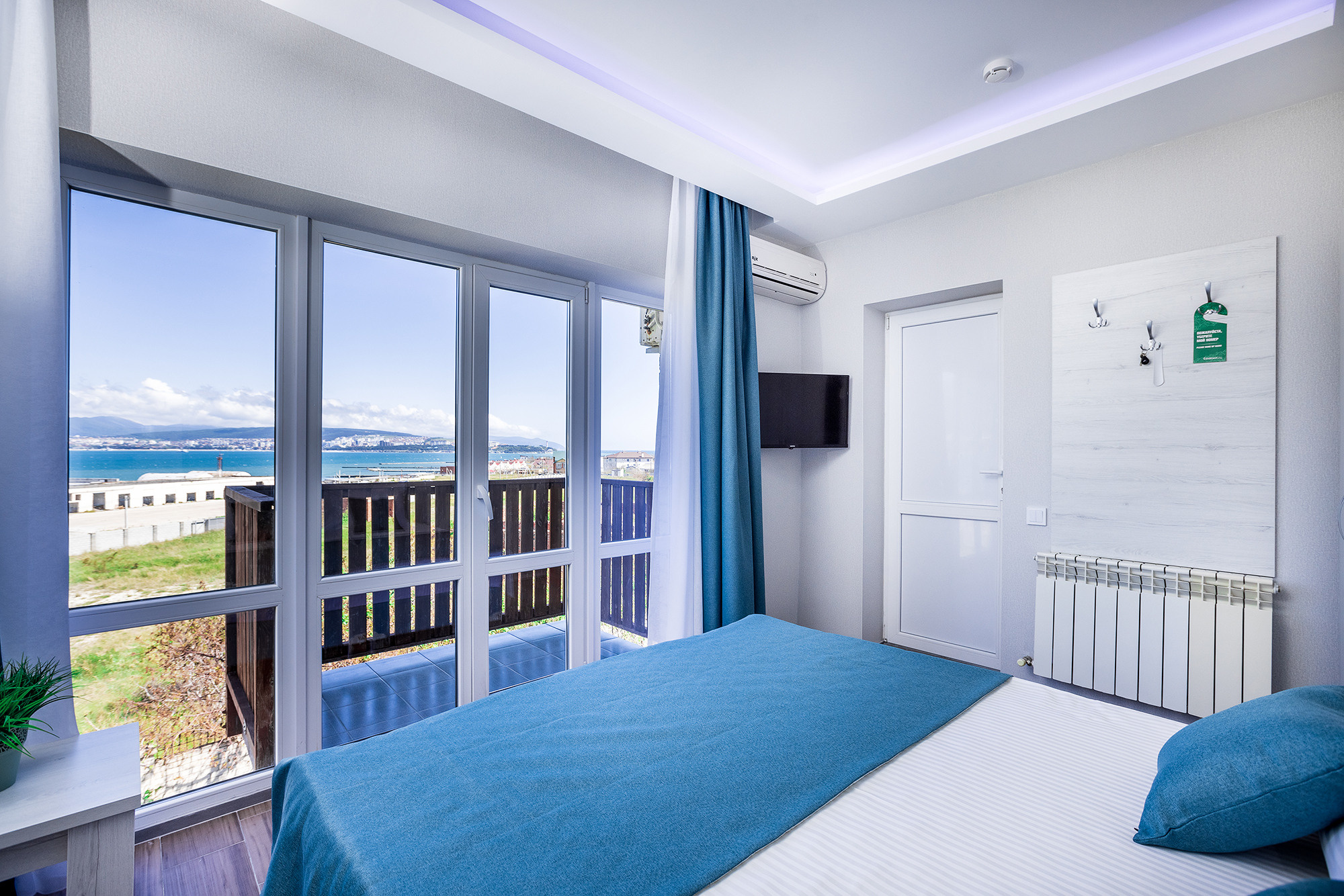 Гостиница «Николаев Двор», Геленджик, Тонкий мыс. Фотограф Александр Трихонюк. Фото недвижимости в Геленджике