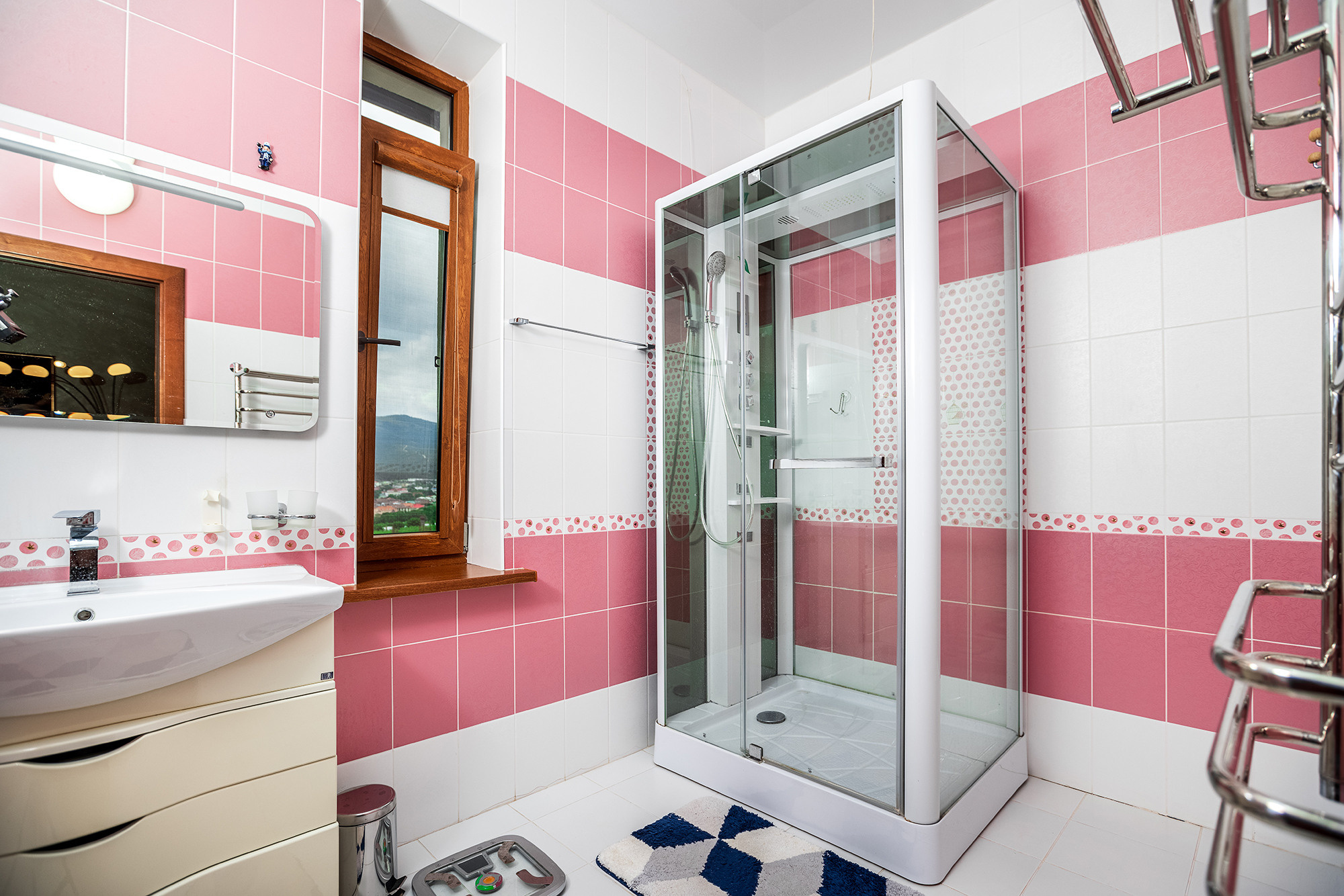 Супер коттедж с красивым видом на Новороссийск. Село Кабардинка. Фотограф Александр Трихонюк. Фото недвижимости в Геленджике