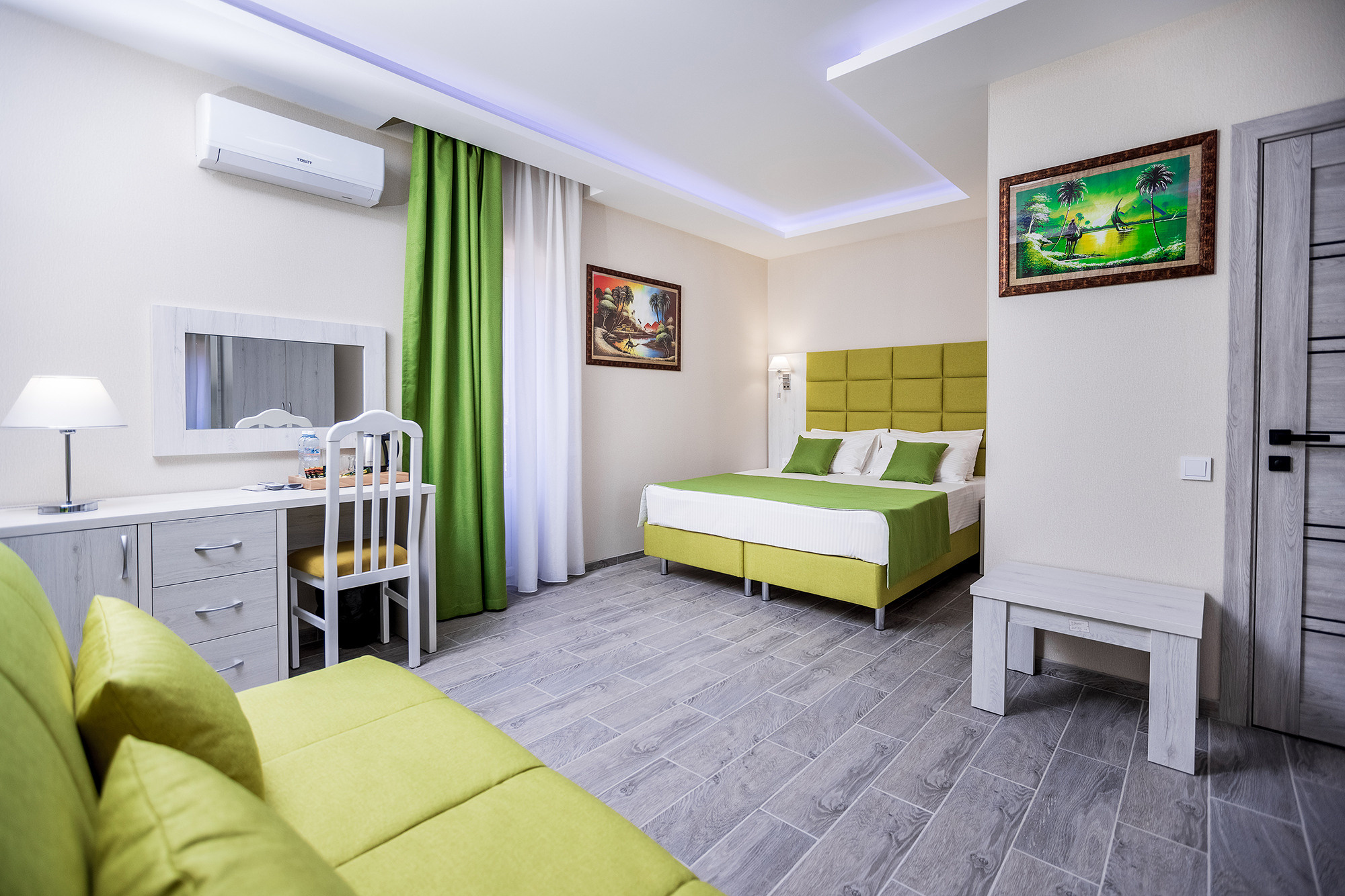 Гостиница «Николаев Двор», Геленджик, Тонкий мыс. Фотограф Александр Трихонюк. Фото недвижимости в Геленджике