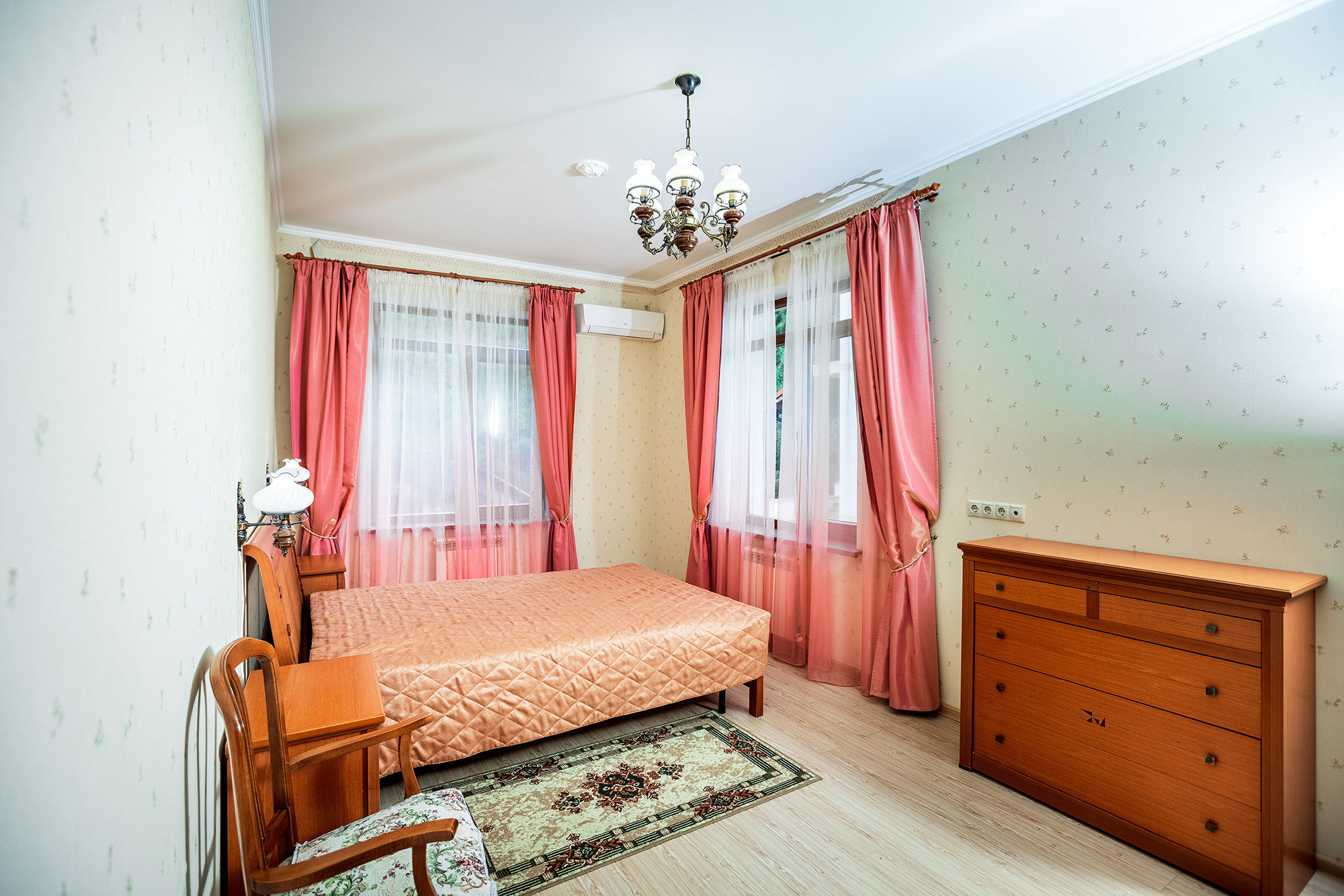 Супер коттедж с красивым видом на Новороссийск. Село Кабардинка. Фотограф Александр Трихонюк. Фото недвижимости в Геленджике