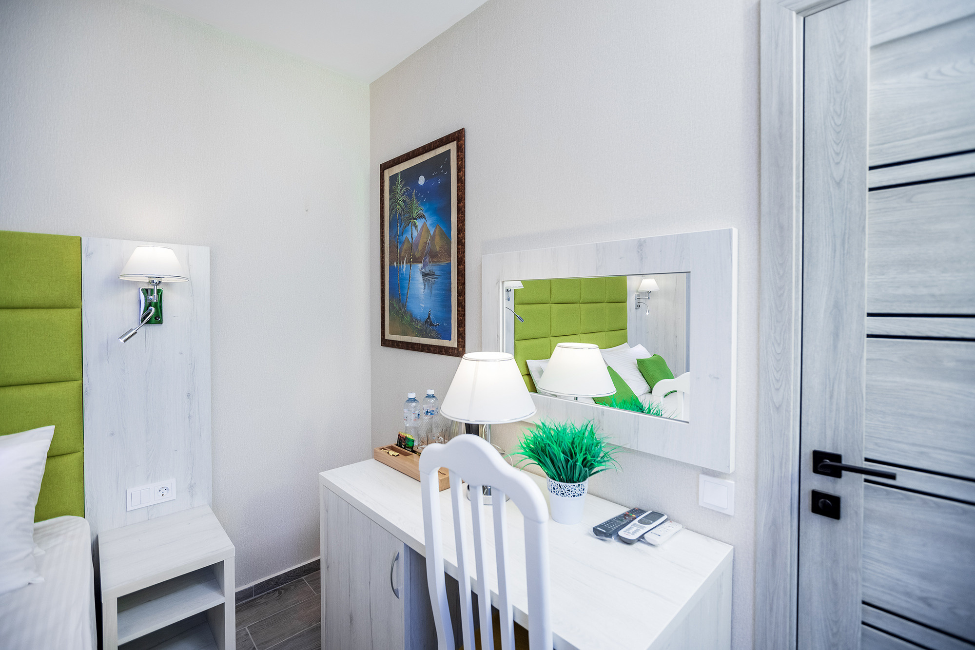 Гостиница «Николаев Двор», Геленджик, Тонкий мыс. Фотограф Александр Трихонюк. Фото недвижимости в Геленджике