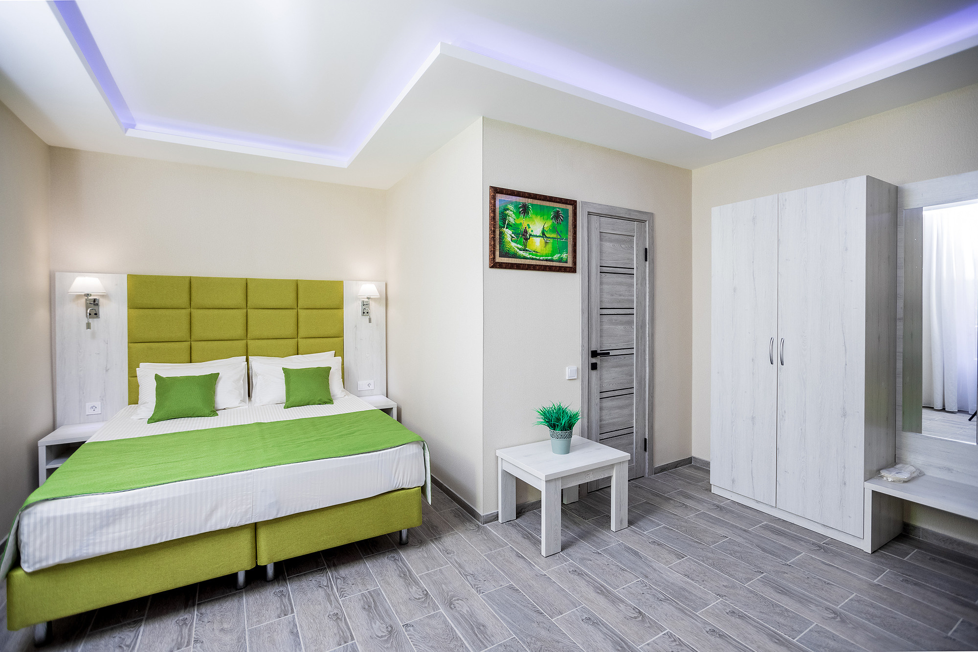 Гостиница «Николаев Двор», Геленджик, Тонкий мыс. Фотограф Александр Трихонюк. Фото недвижимости в Геленджике