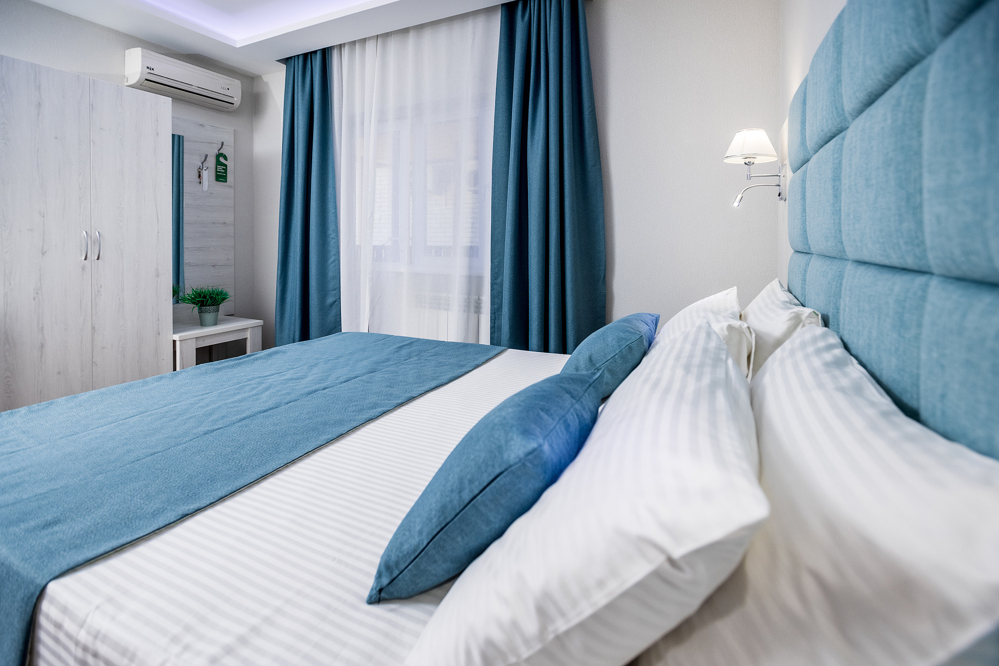 Гостиница «Николаев Двор», Геленджик, Тонкий мыс. Фотограф Александр Трихонюк. Фото недвижимости в Геленджике