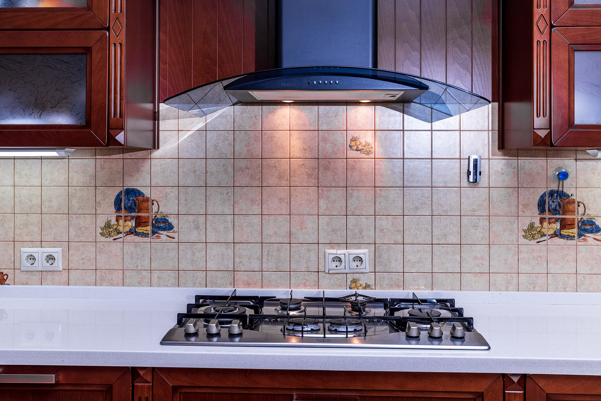 Супер коттедж с красивым видом на Новороссийск. Село Кабардинка. Фотограф Александр Трихонюк. Фото недвижимости в Геленджике