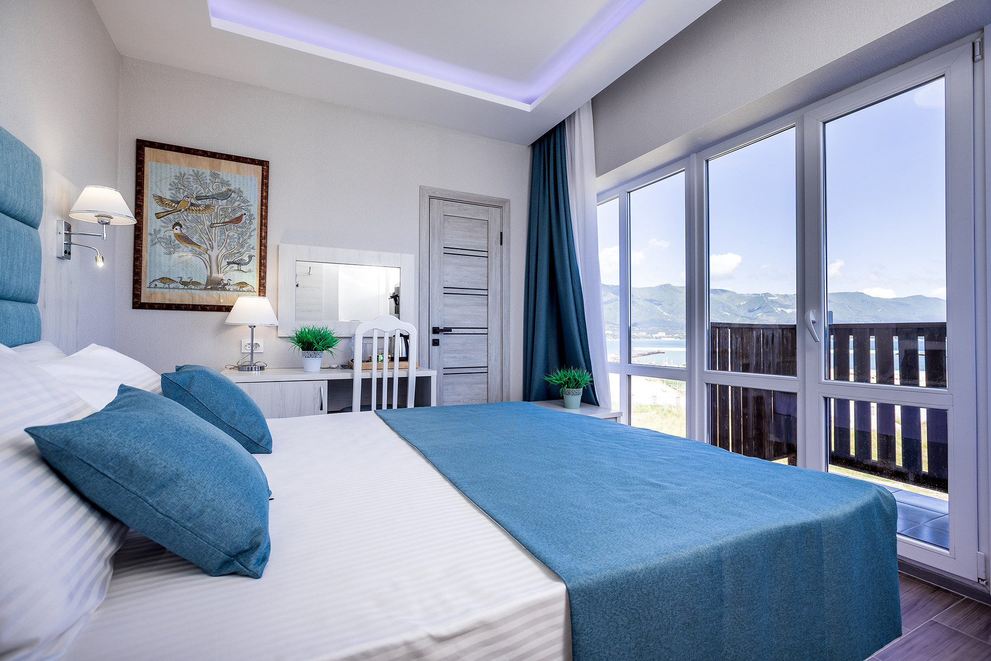 Гостиница «Николаев Двор», Геленджик, Тонкий мыс. Фотограф Александр Трихонюк. Фото недвижимости в Геленджике