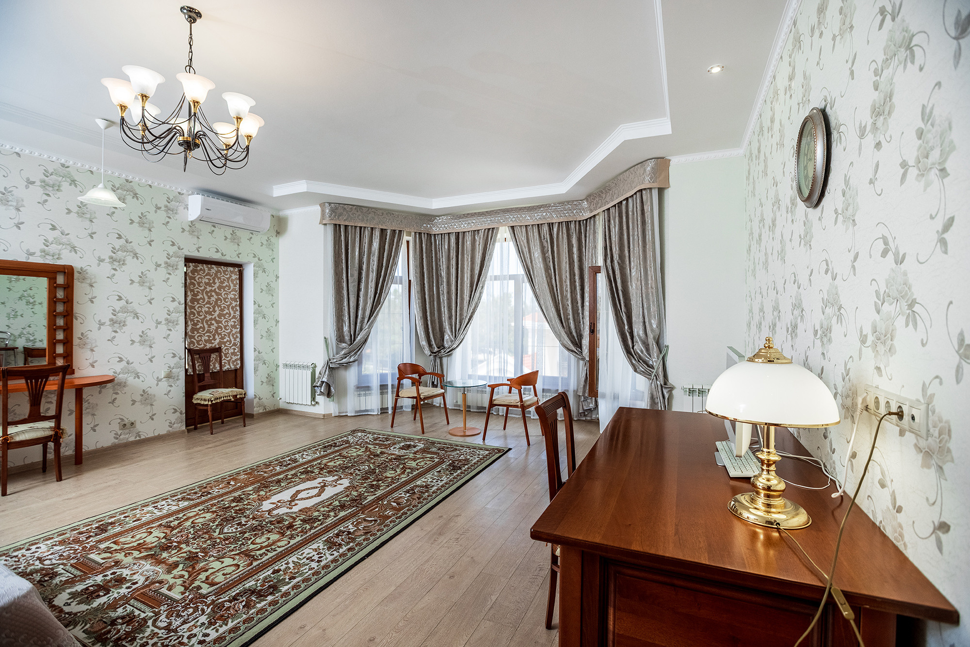 Супер коттедж с красивым видом на Новороссийск. Село Кабардинка. Фотограф Александр Трихонюк. Фото недвижимости в Геленджике