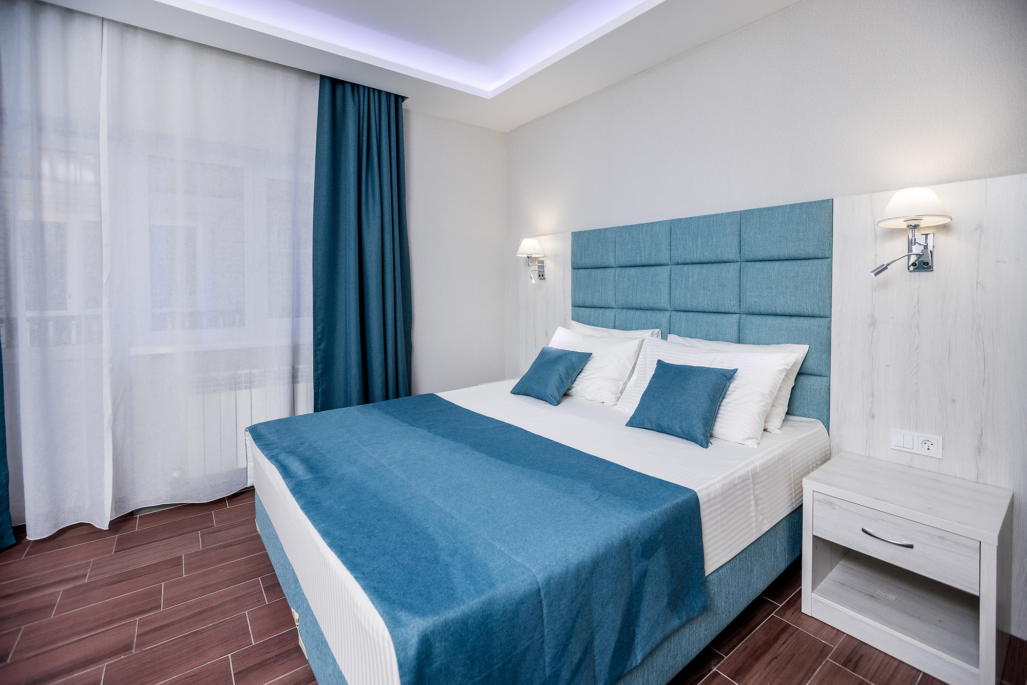 Гостиница «Николаев Двор», Геленджик, Тонкий мыс. Фотограф Александр Трихонюк. Фото недвижимости в Геленджике