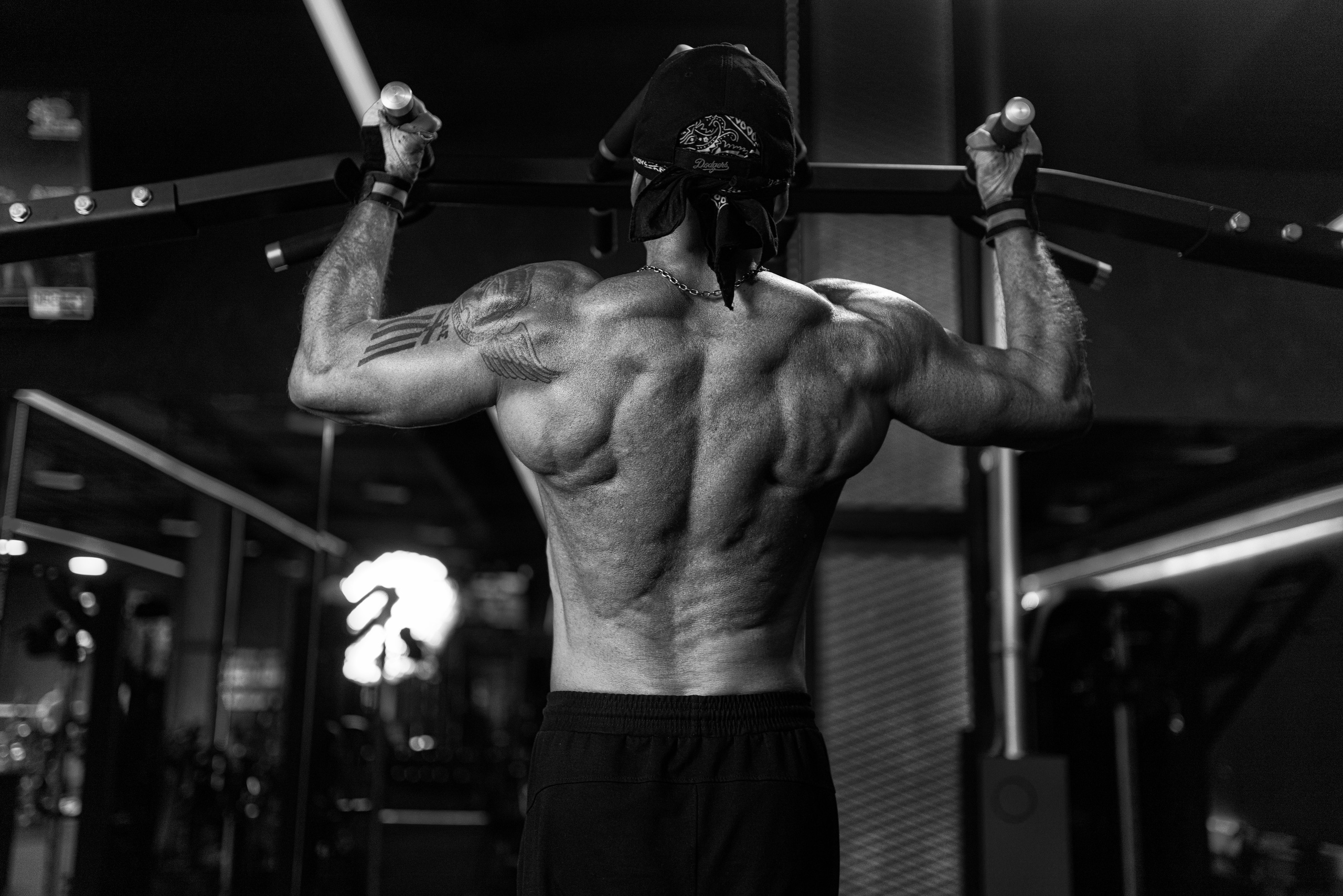 Съемка с Александром в тренажерном зале для контента. Дмитрий Шульгин, портретный фотограф в Воронеже