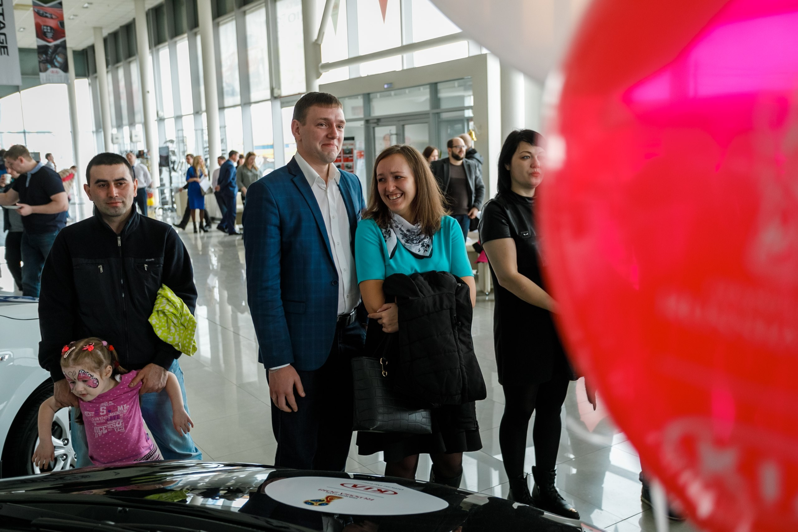 Розыгрыш билетов на ЧМ по футболу FIFA @ Киа Центр. Репортажный фотограф Максим Полянский. Москва, Санкт-Петербург, Красноярск
