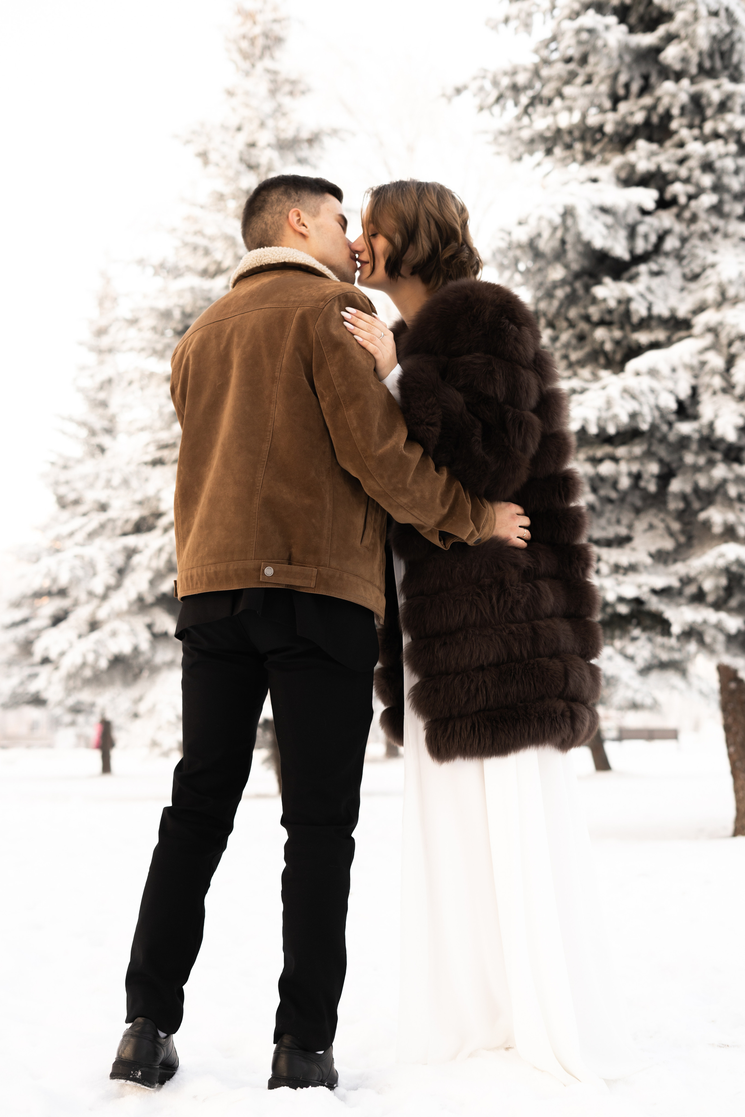 Свадебная фотосессия зимой. Фотограф на крещение и венчание в Нижнем Новгороде.Свадебный Фотограф