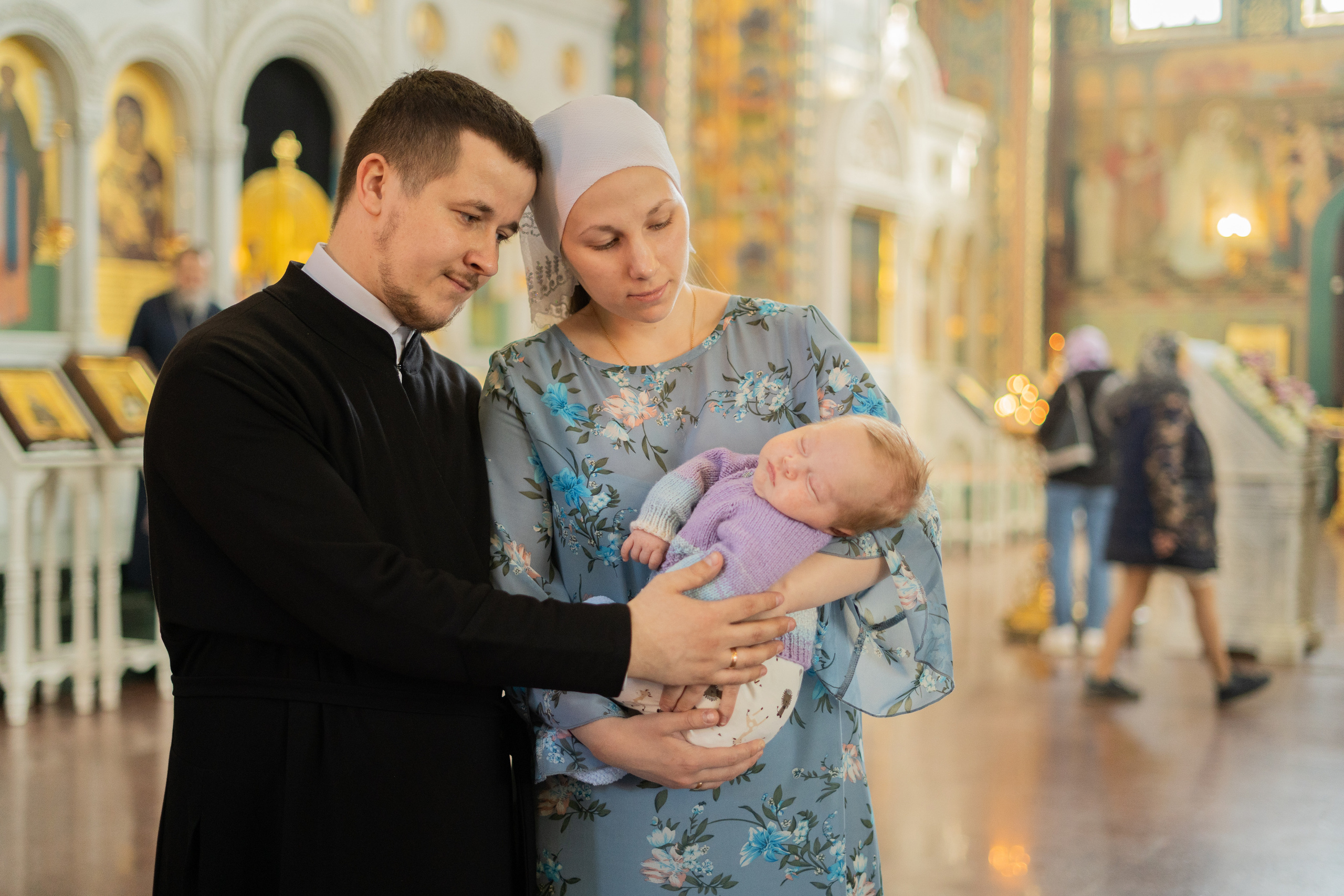 Крещение в храме в честь Смоленской и Владимирской икон Божией Матери. Фотограф на крещение и венчание в Нижнем Новгороде.Свадебный Фотограф