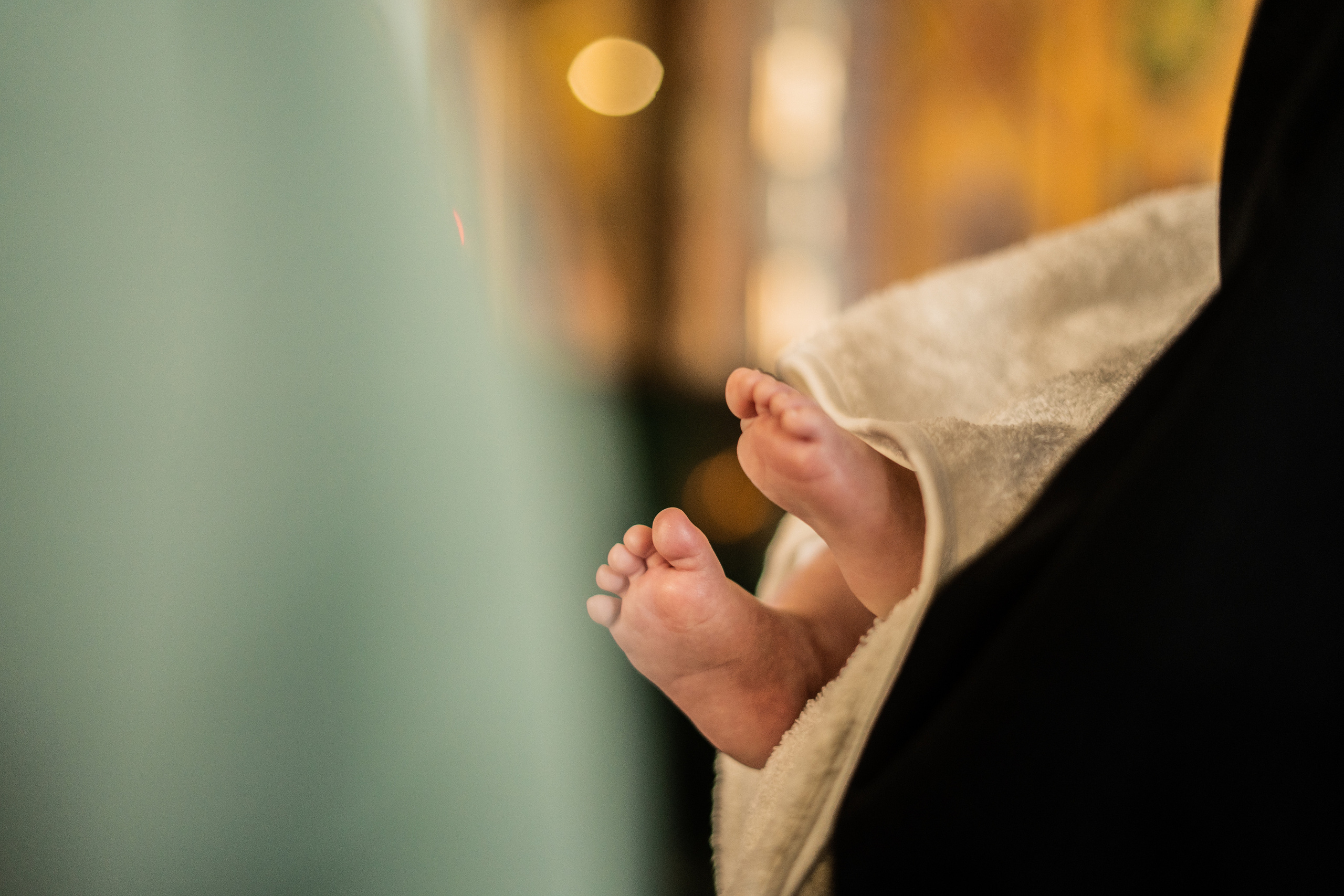 Крещение в храме в честь Смоленской и Владимирской икон Божией Матери. Фотограф на крещение и венчание в Нижнем Новгороде.Свадебный Фотограф