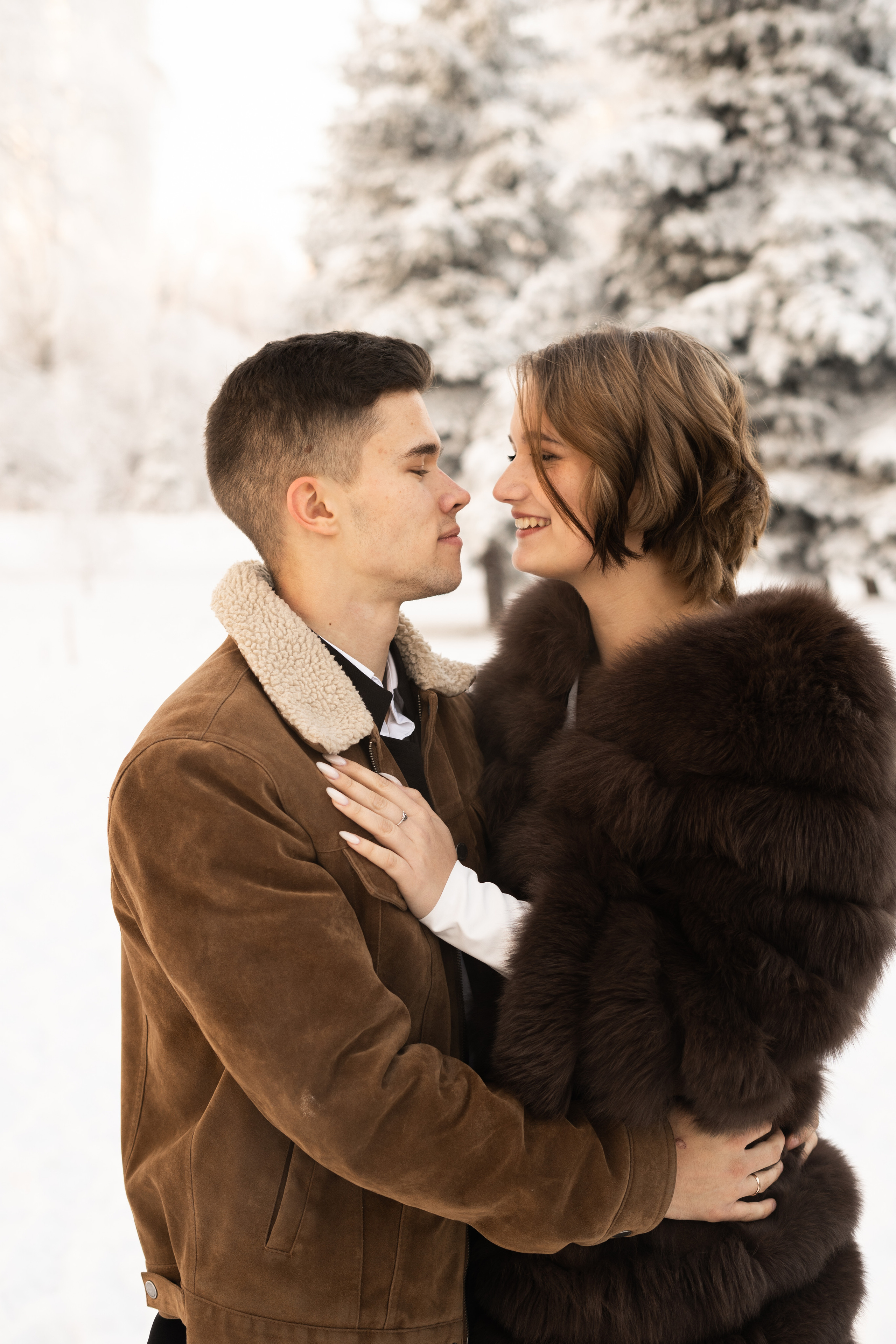 Свадебная фотосессия зимой. Фотограф на крещение и венчание в Нижнем Новгороде.Свадебный Фотограф