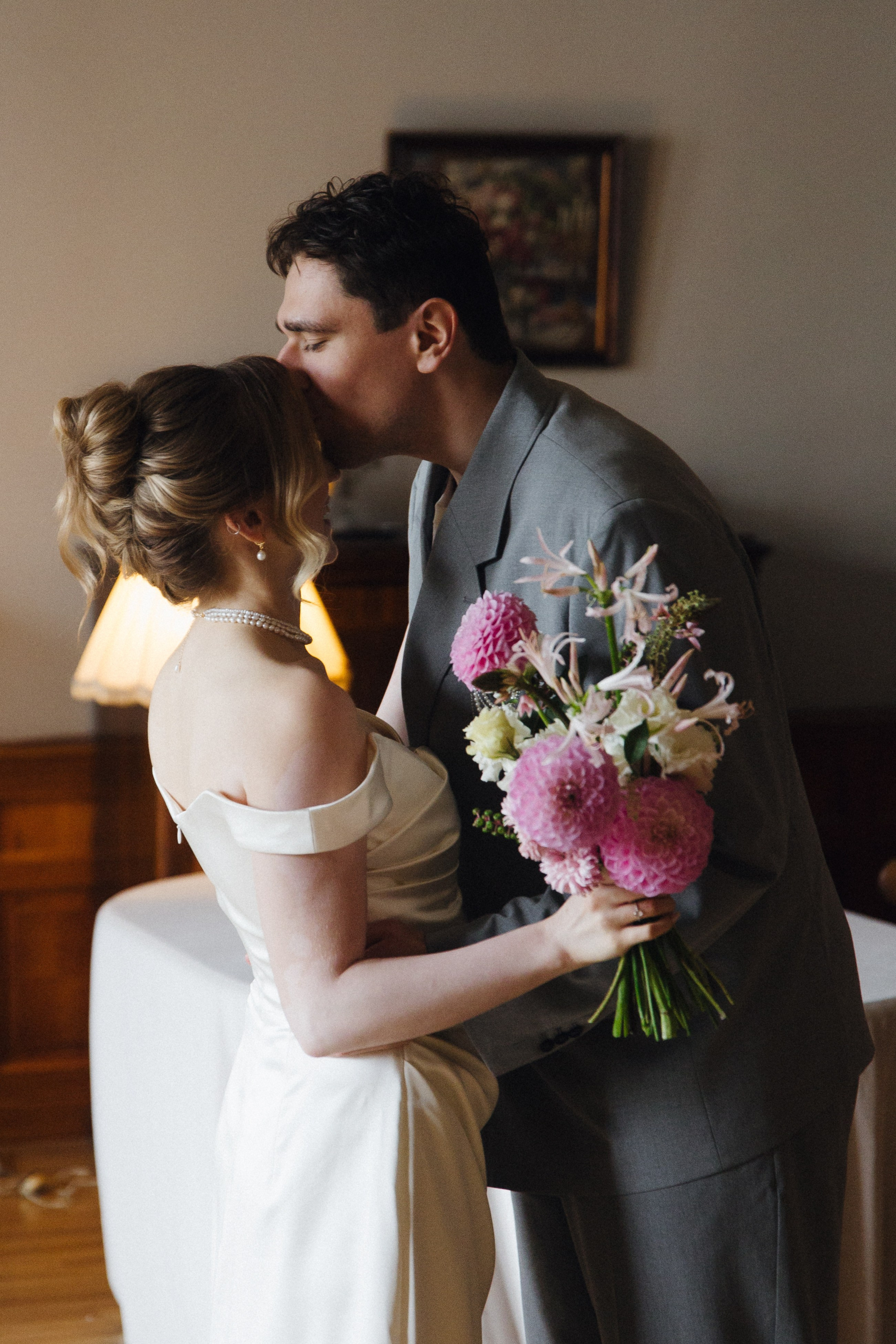 Свадьба в Питере. HELD BY LOVE. Фотограф в Астрахани Радмир Баймухамедов