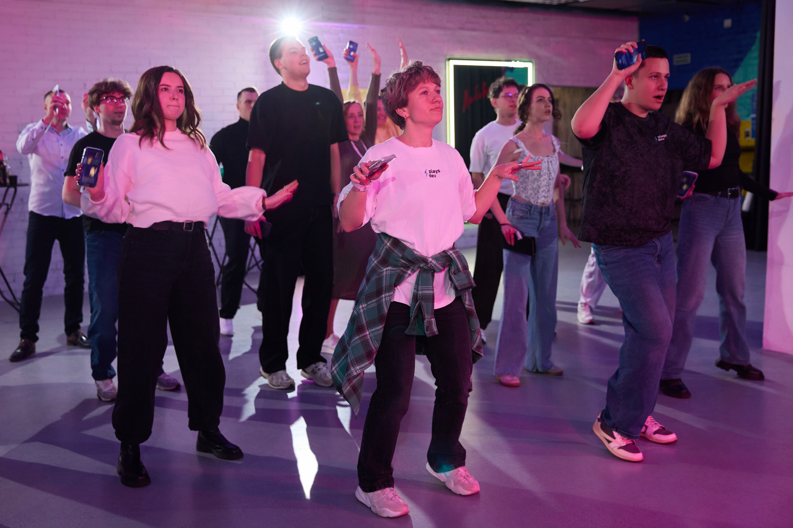 ДР PlayDevs. Свадебная, репортажная фотосъемка и видеосъемка в Минске. Илья и Юлия Ширмановы. Фотограф | Видеограф | Минск