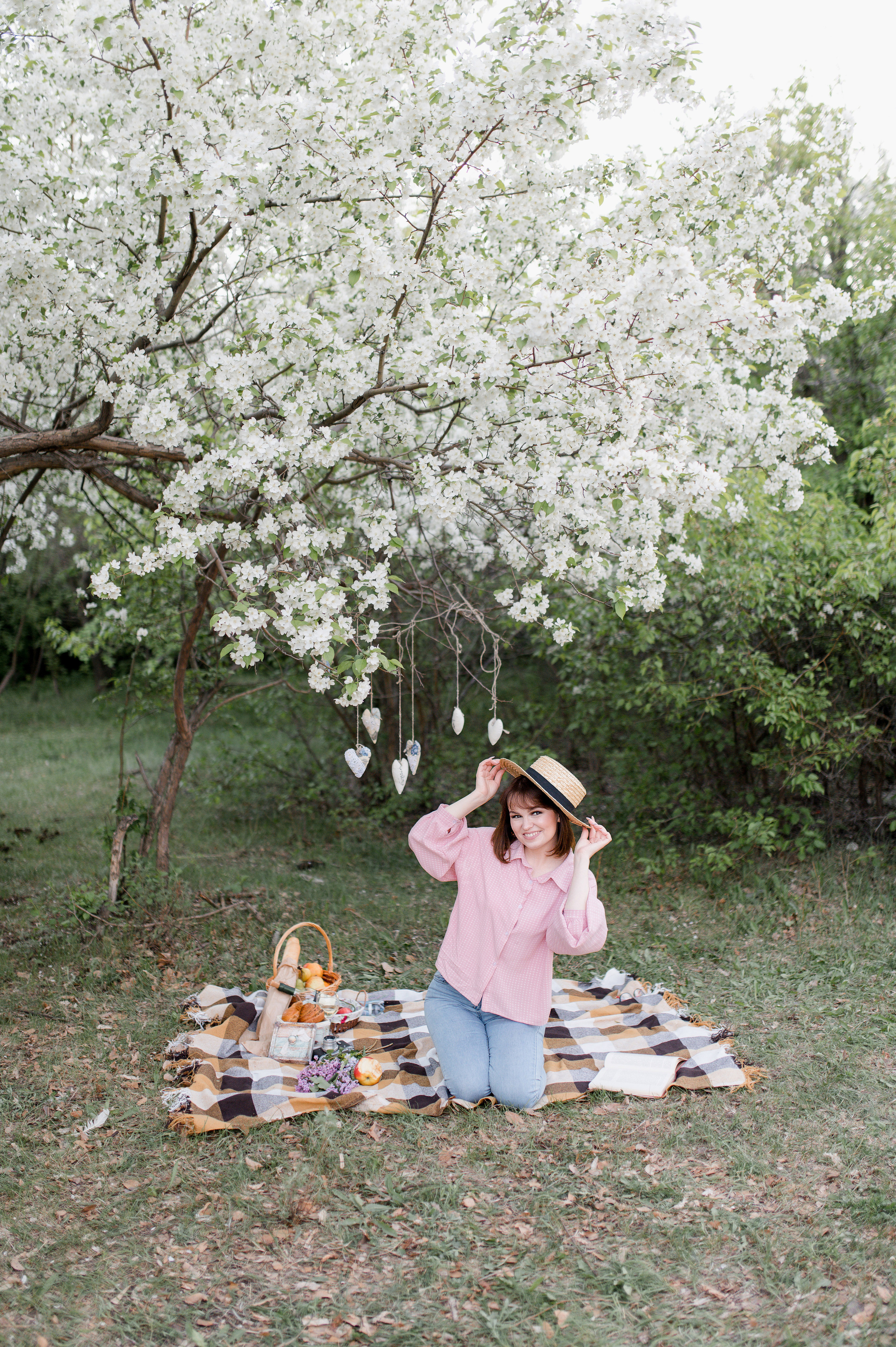 Кристина — персональная фотосессия в яблоневом саду. Свадебный фотограф Караганда