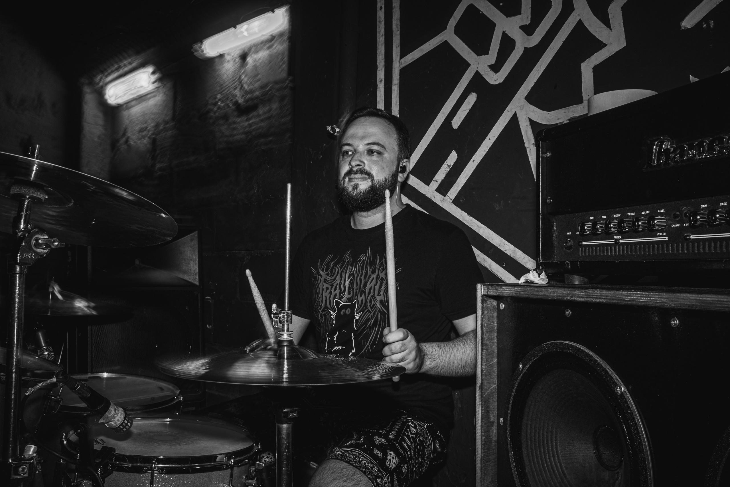 Ютани & о т м е ж & Вещи в картонной коробке 08.08.2025. Репортажный фотограф в Москве Legiodot