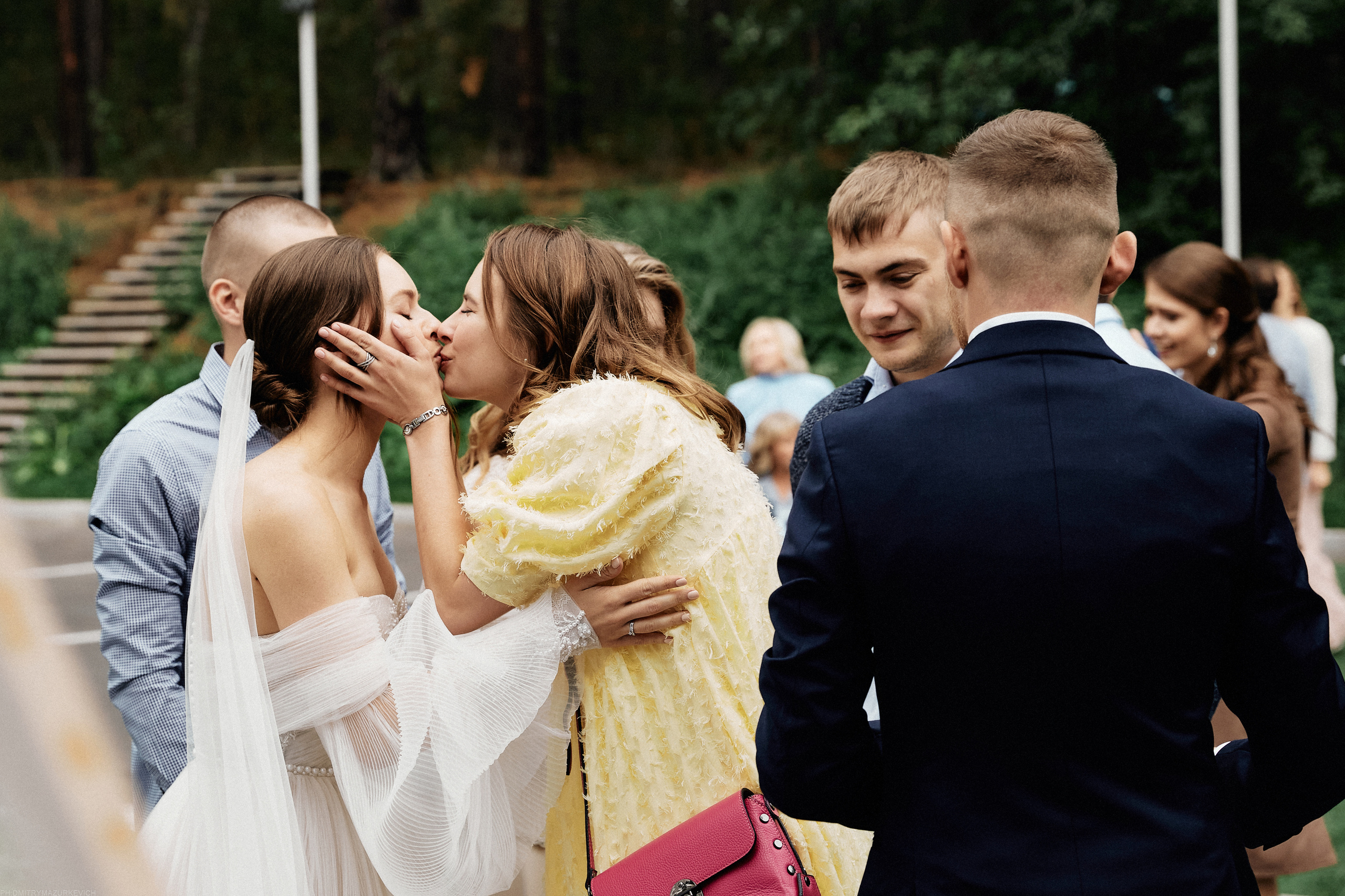 CLOUDS. LEADING. BLOGGER. Дмитрий Мазуркевич: Профессиональный Репортажный Фотограф