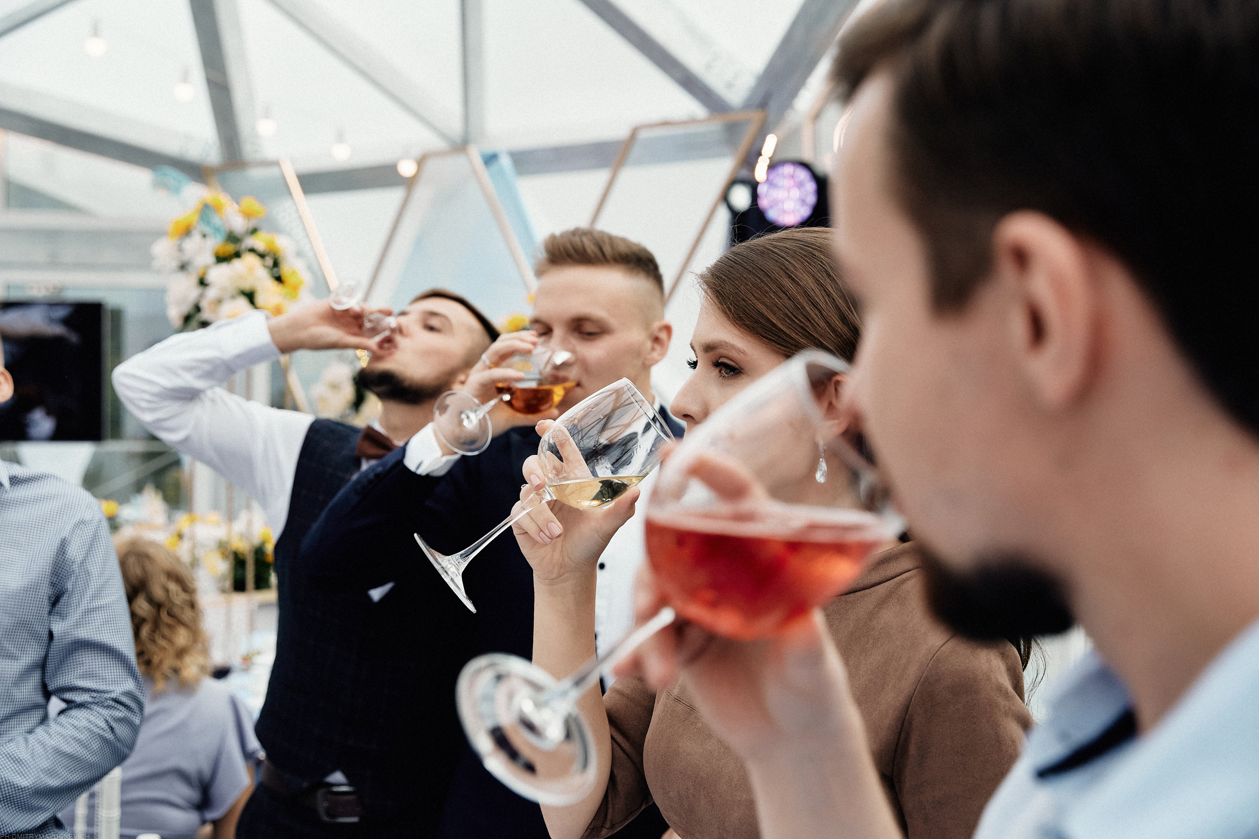 CLOUDS. LEADING. BLOGGER. Дмитрий Мазуркевич: Профессиональный Репортажный Фотограф