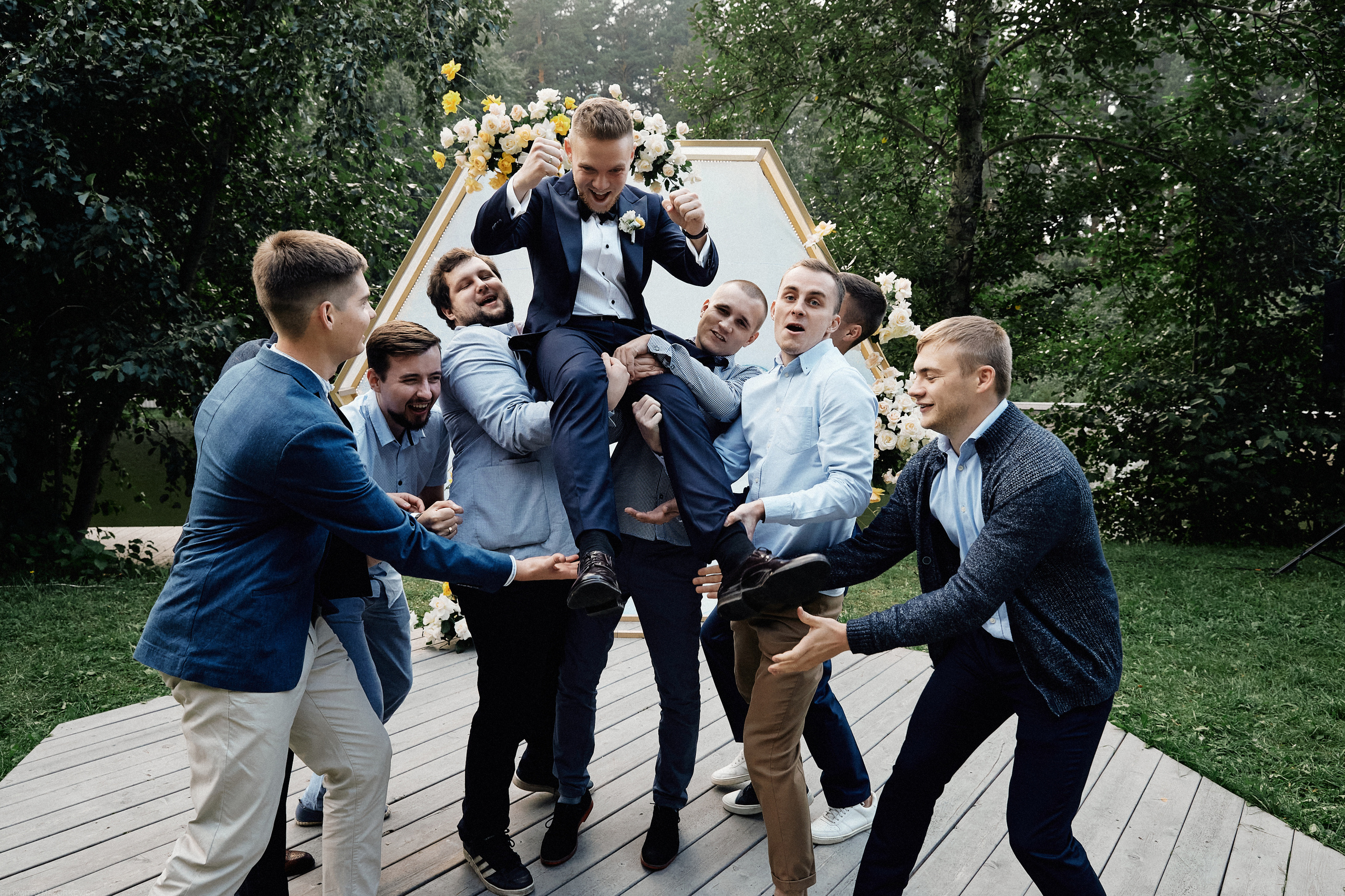 CLOUDS. LEADING. BLOGGER. Дмитрий Мазуркевич: Профессиональный Репортажный Фотограф