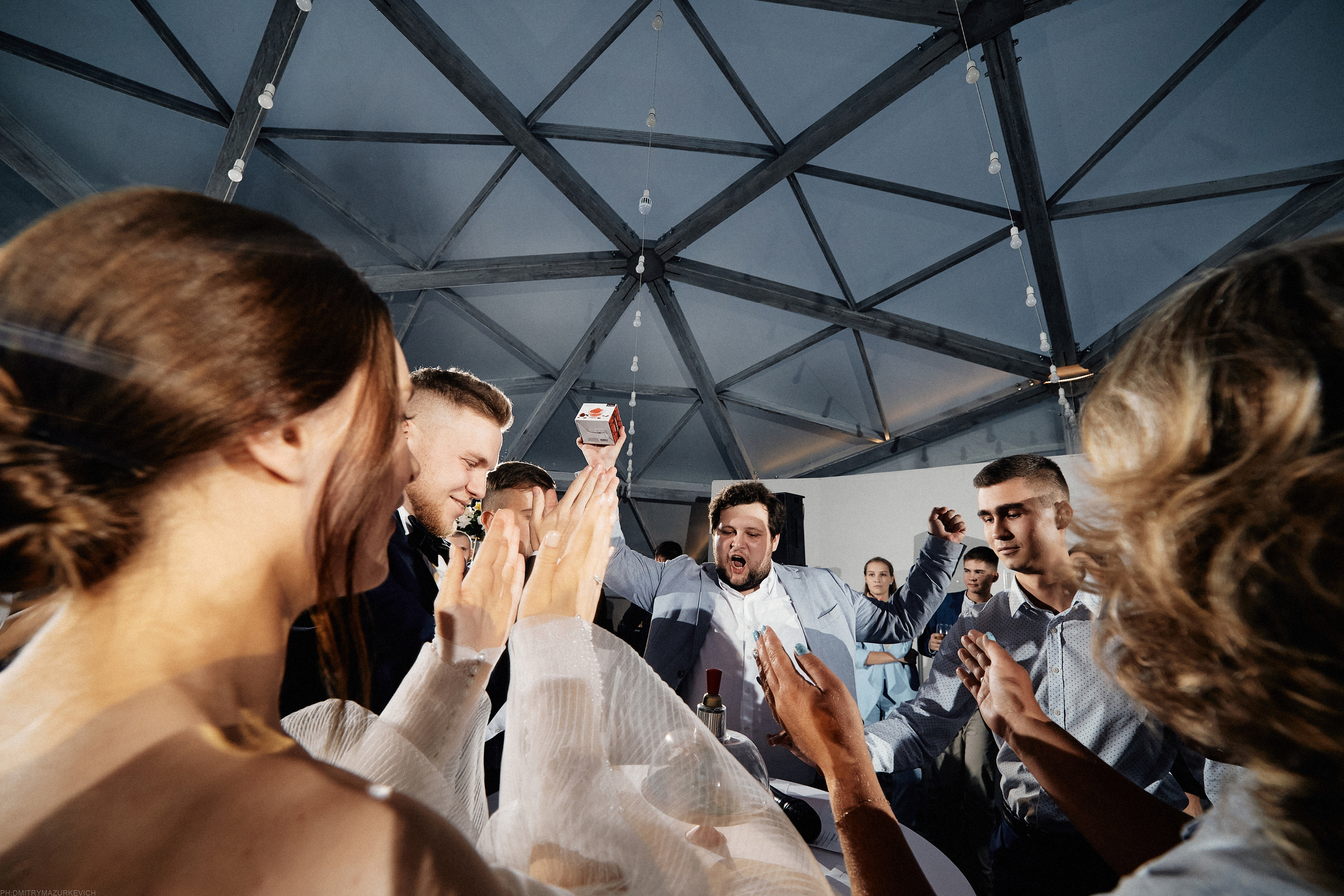 CLOUDS. LEADING. BLOGGER. Дмитрий Мазуркевич: Профессиональный Репортажный Фотограф