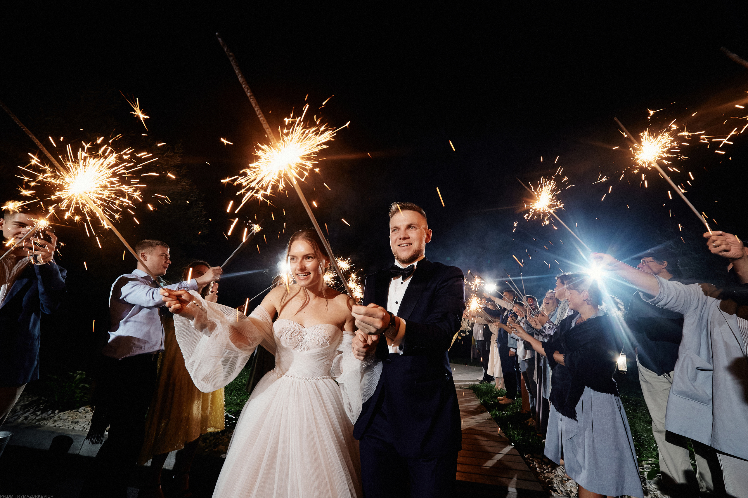 CLOUDS. LEADING. BLOGGER. Дмитрий Мазуркевич: Профессиональный Репортажный Фотограф