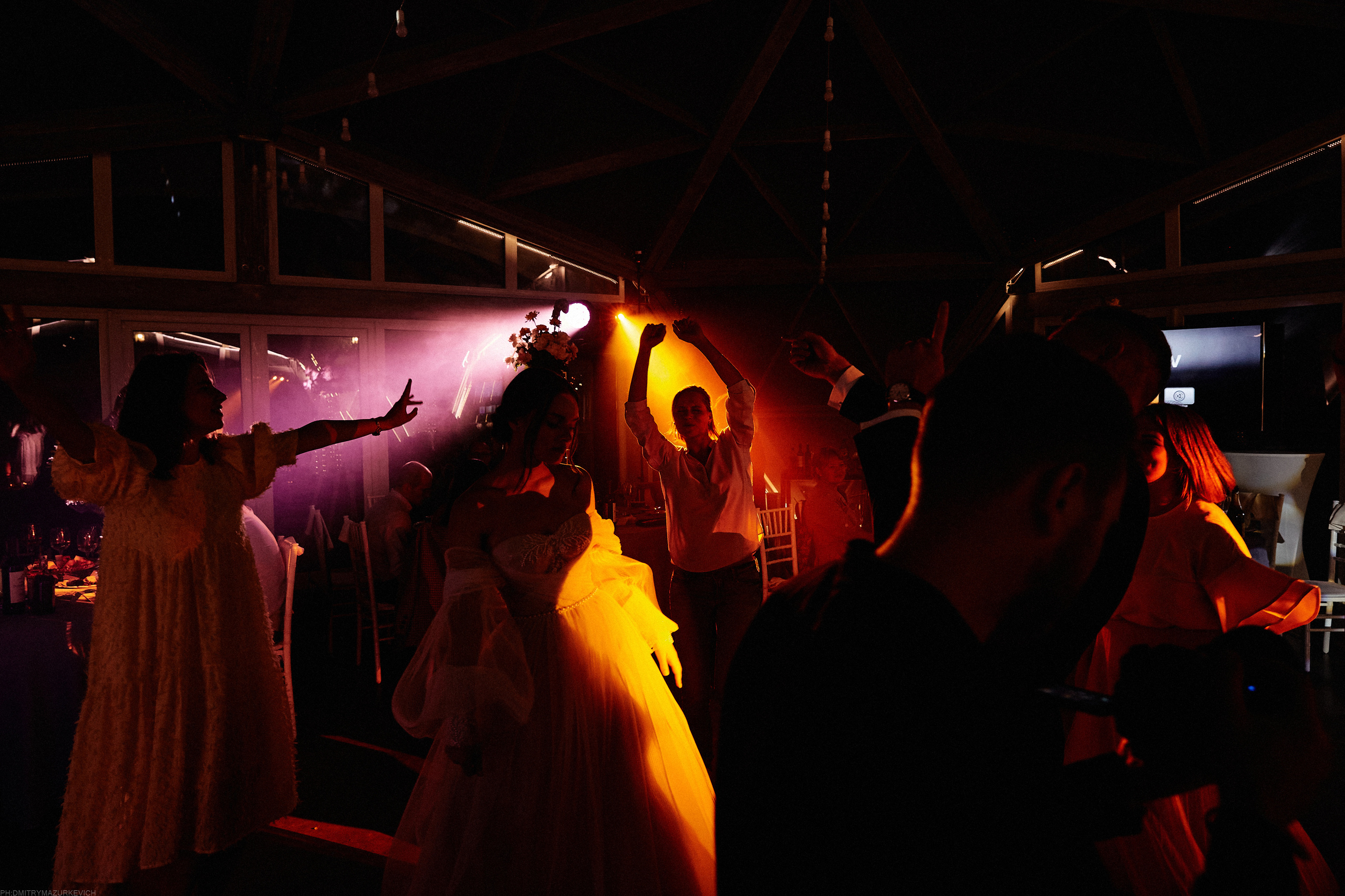 CLOUDS. LEADING. BLOGGER. Дмитрий Мазуркевич: Профессиональный Репортажный Фотограф