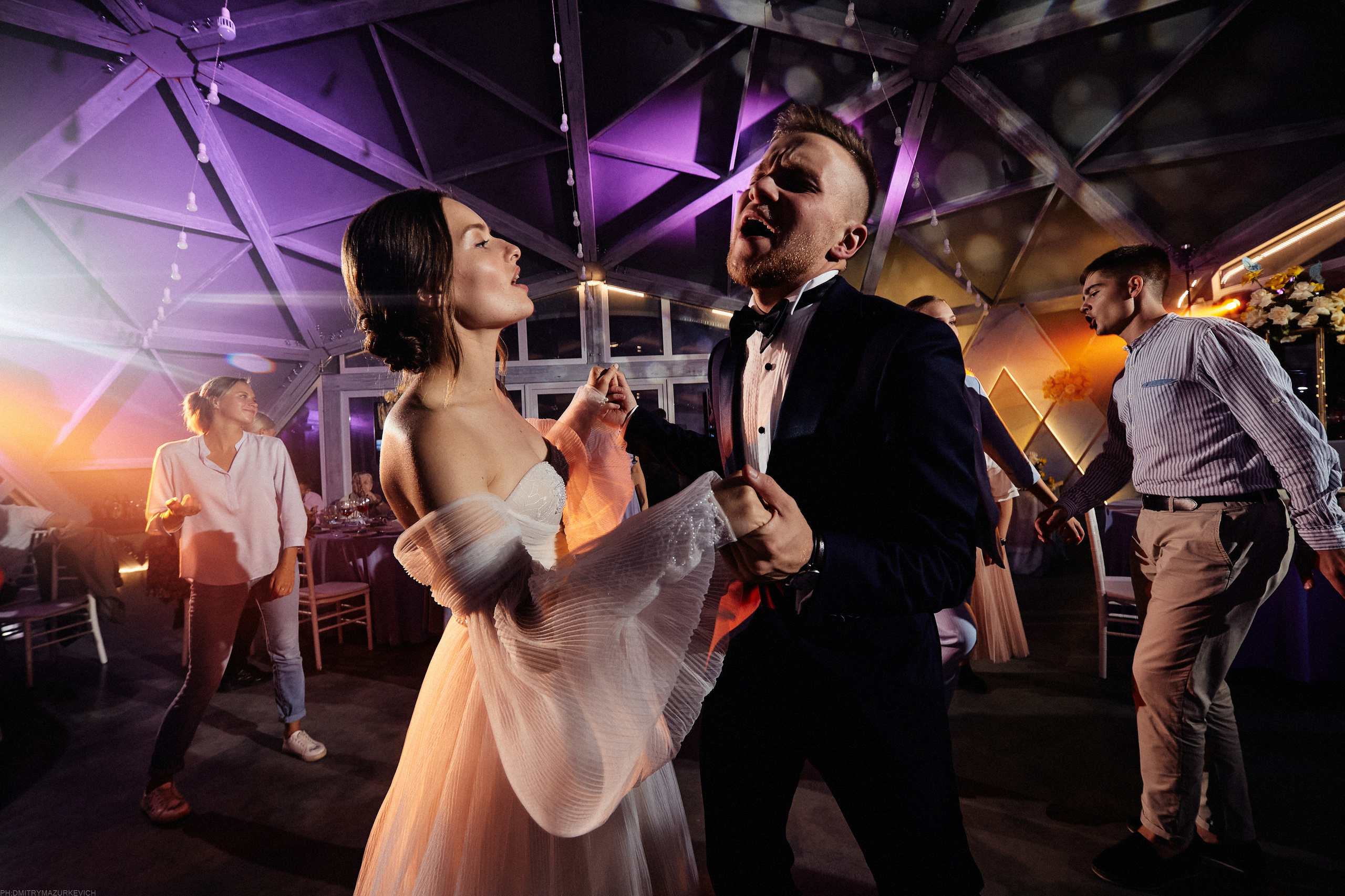 CLOUDS. LEADING. BLOGGER. Дмитрий Мазуркевич: Профессиональный Репортажный Фотограф