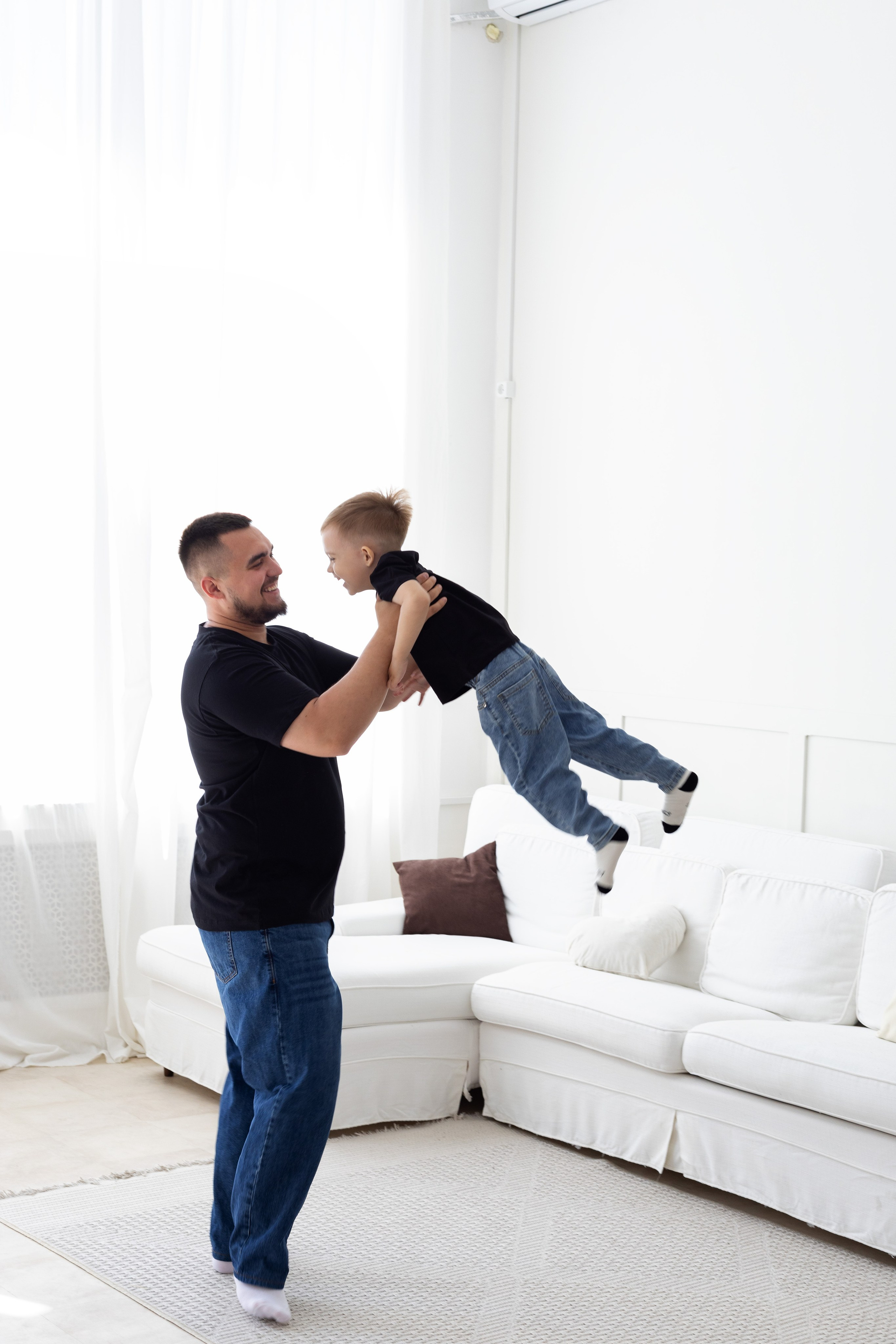 Семейная фотосессия в студии (Михаил, Крестина и Макар). Женский фотограф в Орске Новотроицке Динара Долганова